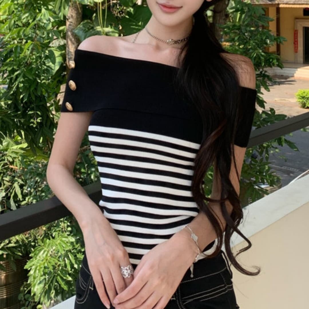 달콤한 스타일 품격 슬림해 보이는 디자인 센스 V넥 티셔츠 2026 여름 새로운 패션 다용도 루즈핏 반팔 맨위 여성 이미지 5