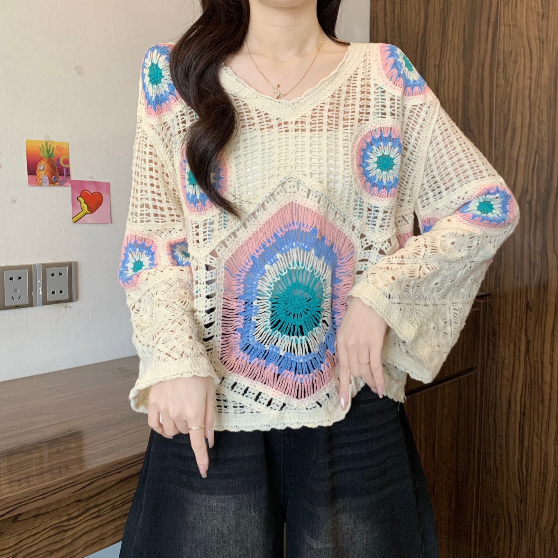 보헤미안 바람 자수 홀로우 아웃 V넥 니트 스웨터 여성 2026 봄 여름 새로운 지방 mm 연령 감소 슬림해 보이는 블라우스 상세 이미지 8