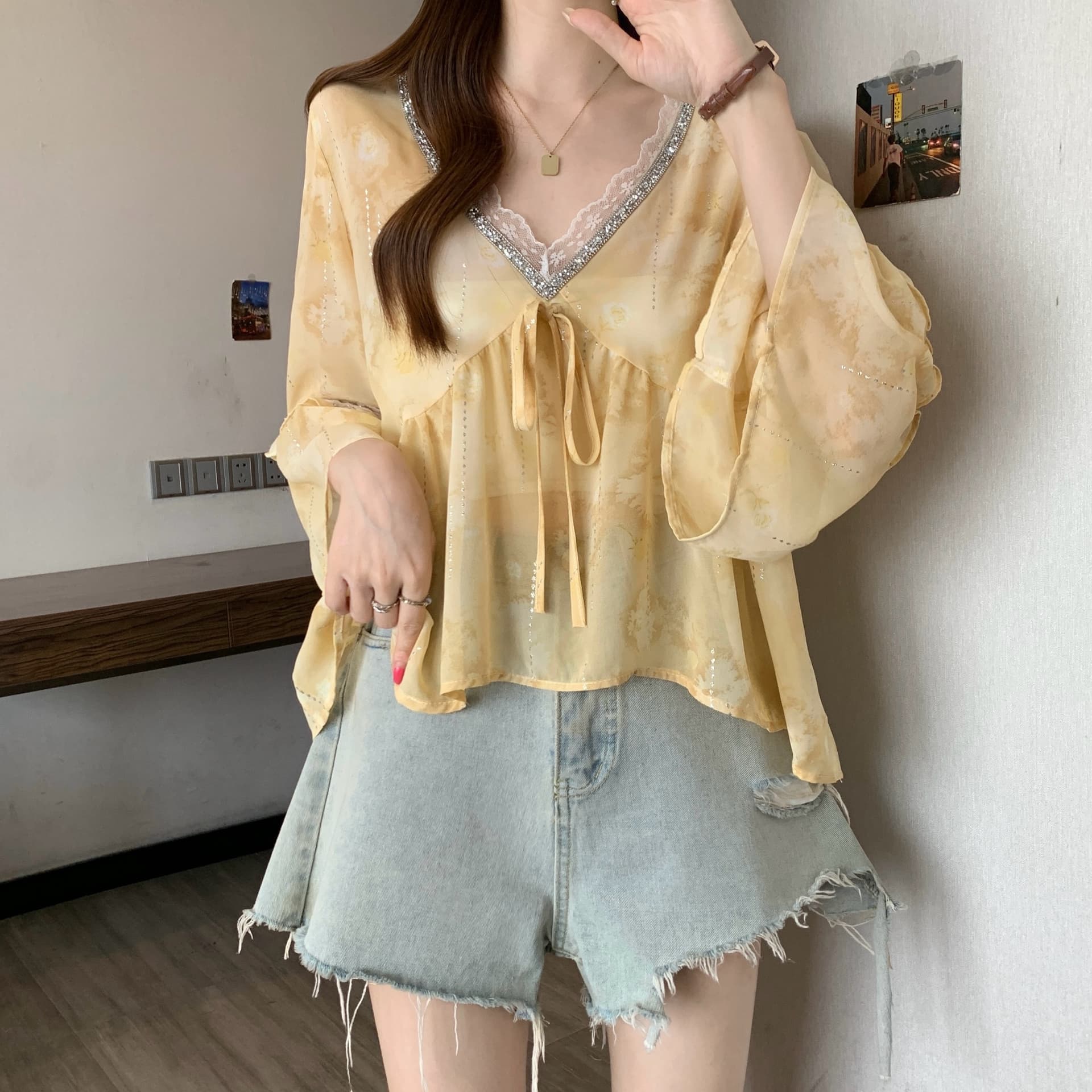 프랑스식 V넥 다이아몬드 세팅 빛 럭셔리 아름다운 쉬폰 여성 셔츠 여름 새로운 지방 mm 연령 감소 슬림해 보이는 벌룬 소매 태양 보호 셔츠 상세 이미지 16