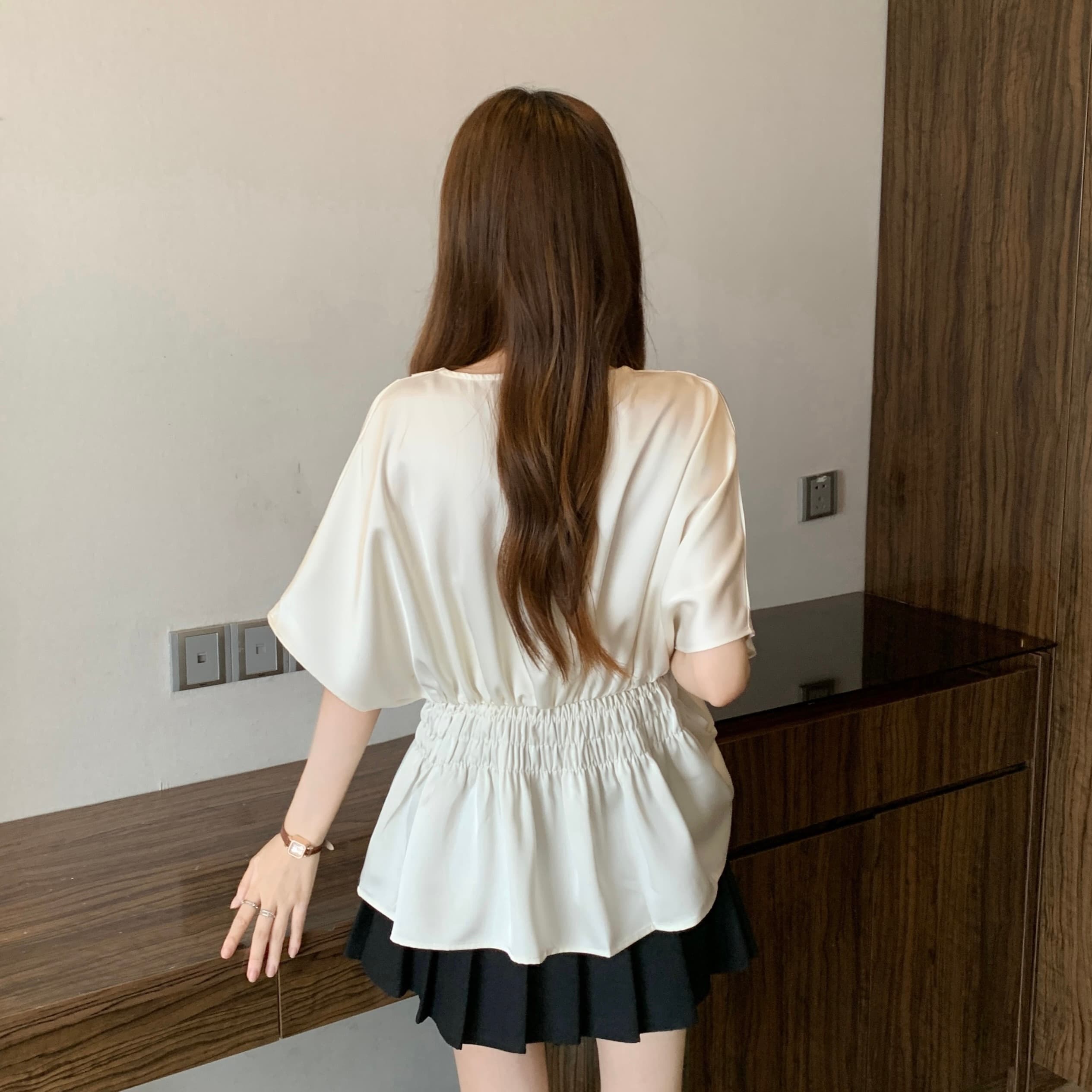 고급 센스 빛 럭셔리 아세트산 새틴 V넥 여성 셔츠 여름 새로운 지방 mm 품격 허리 수축 슬림해 보이는 배트윙 소매 맨위 상세 이미지 9