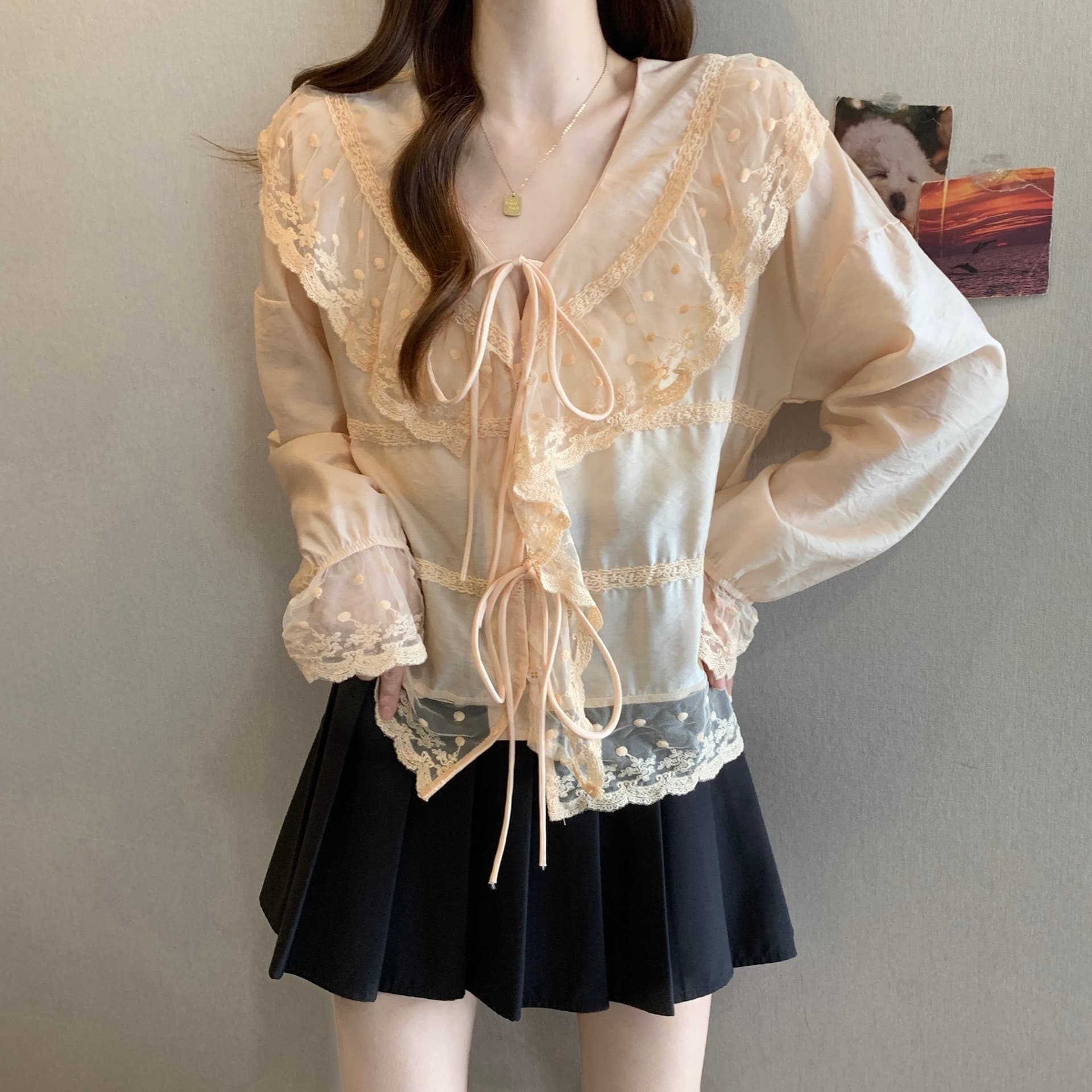 부드러운 바람 연령 감소 레이스 레이스업 V넥 긴팔 여성 셔츠 여름 가을 새로운 지방 mm 품격 잘 생긴 아름다운 작은 셔츠 상세 이미지 4