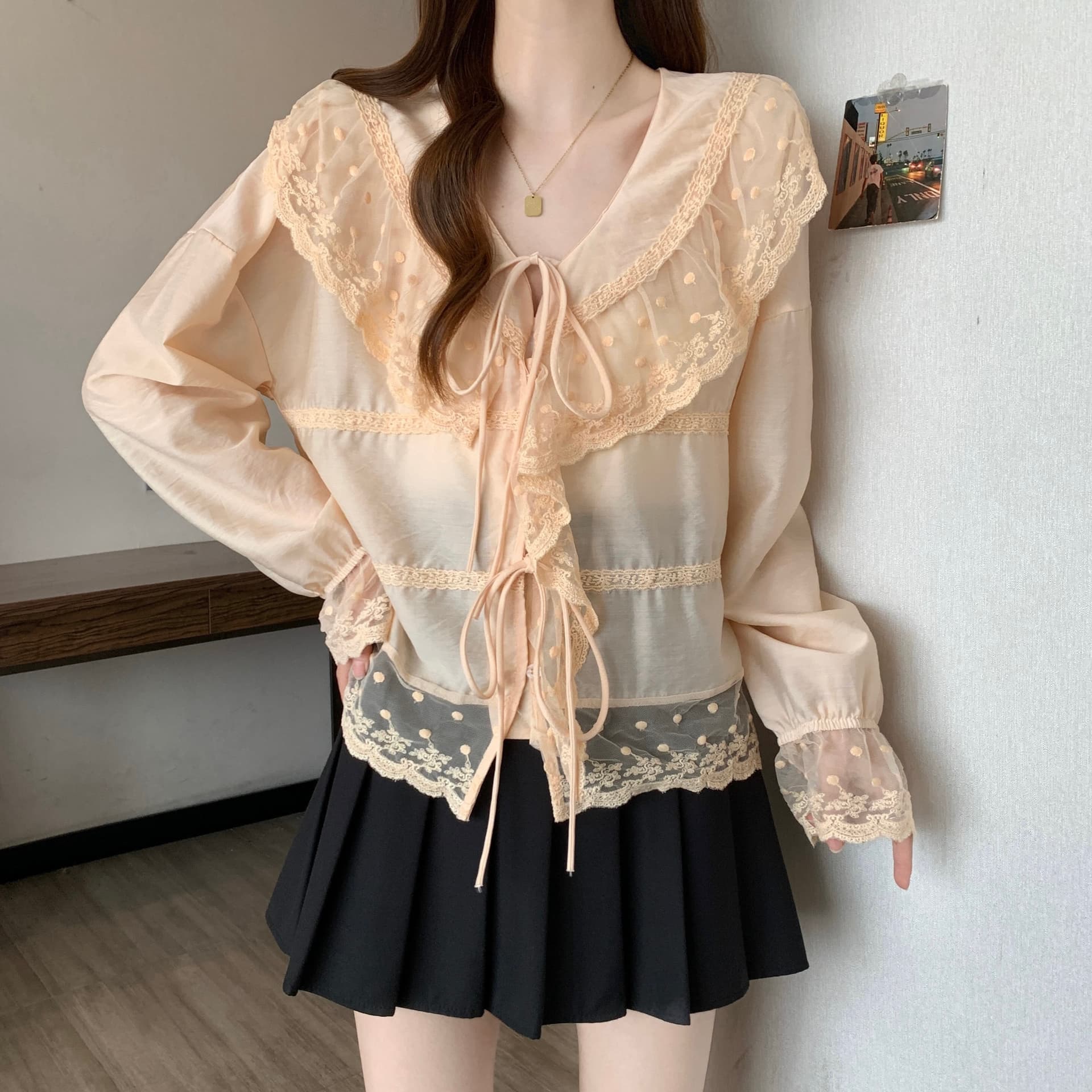 부드러운 바람 연령 감소 레이스 레이스업 V넥 긴팔 여성 셔츠 여름 가을 새로운 지방 mm 품격 잘 생긴 아름다운 작은 셔츠 상세 이미지 7