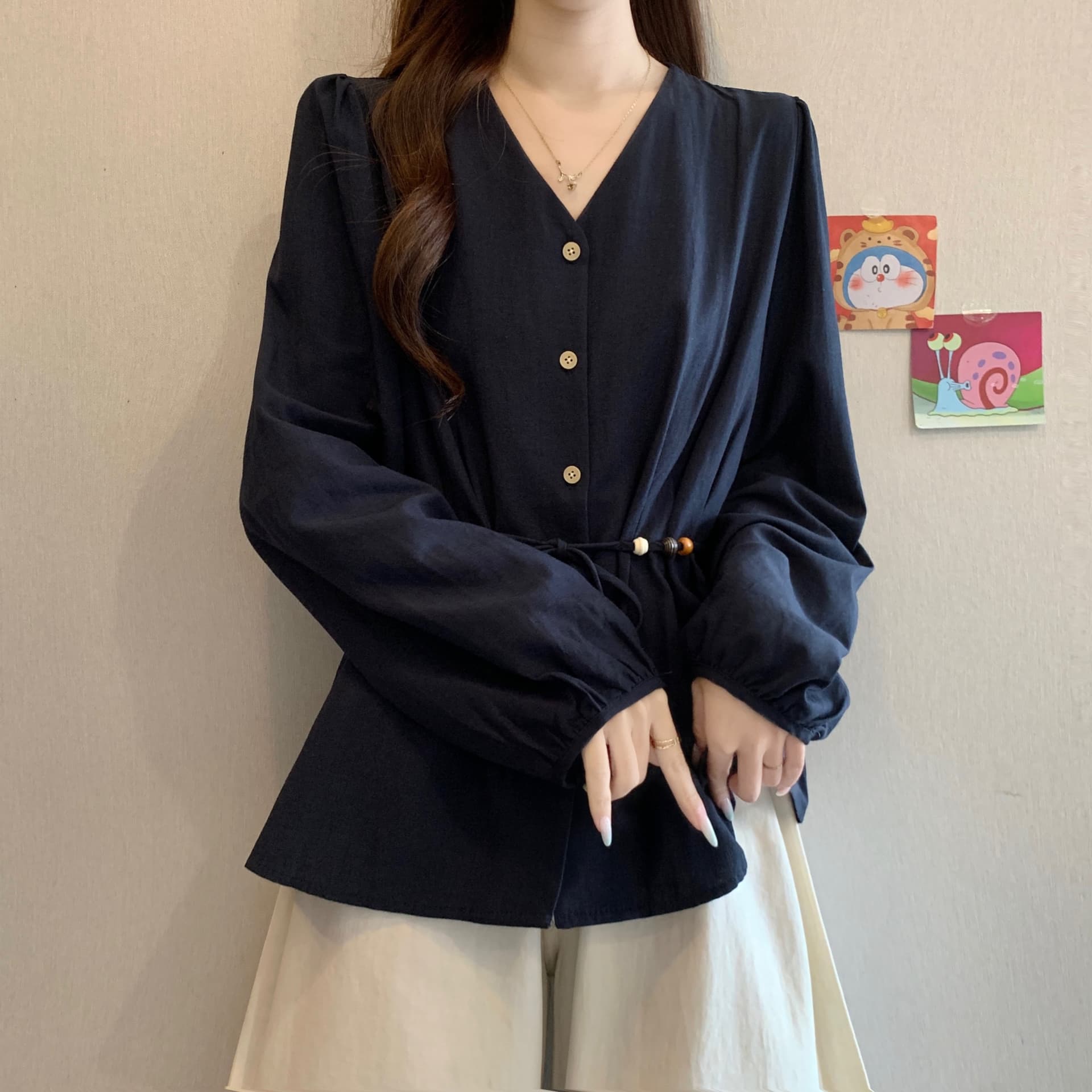 이른 가을 새로운 고급 센스 프랑스식 V넥 비즈 긍정적 인 어깨 긴팔 여성 셔츠 지방 mm 품격 슬림해 보이는 Chic 맨위 이미지 4