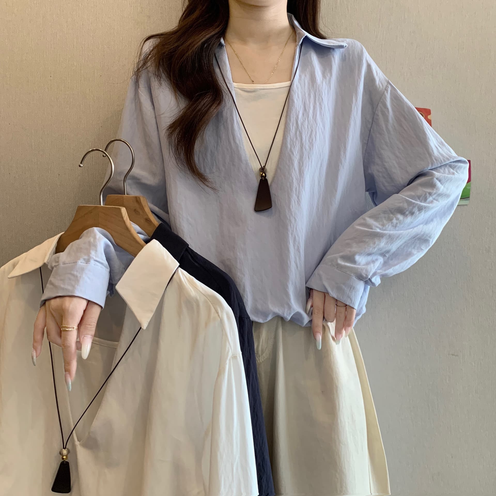 페이크 레이어드 배색 V넥 긍정적 인 어깨 긴팔 여성 셔츠 가을 새로운 지방 mm 디자인 센스 루즈핏 슬림해 보이는 다용도 맨위 상세 이미지 1