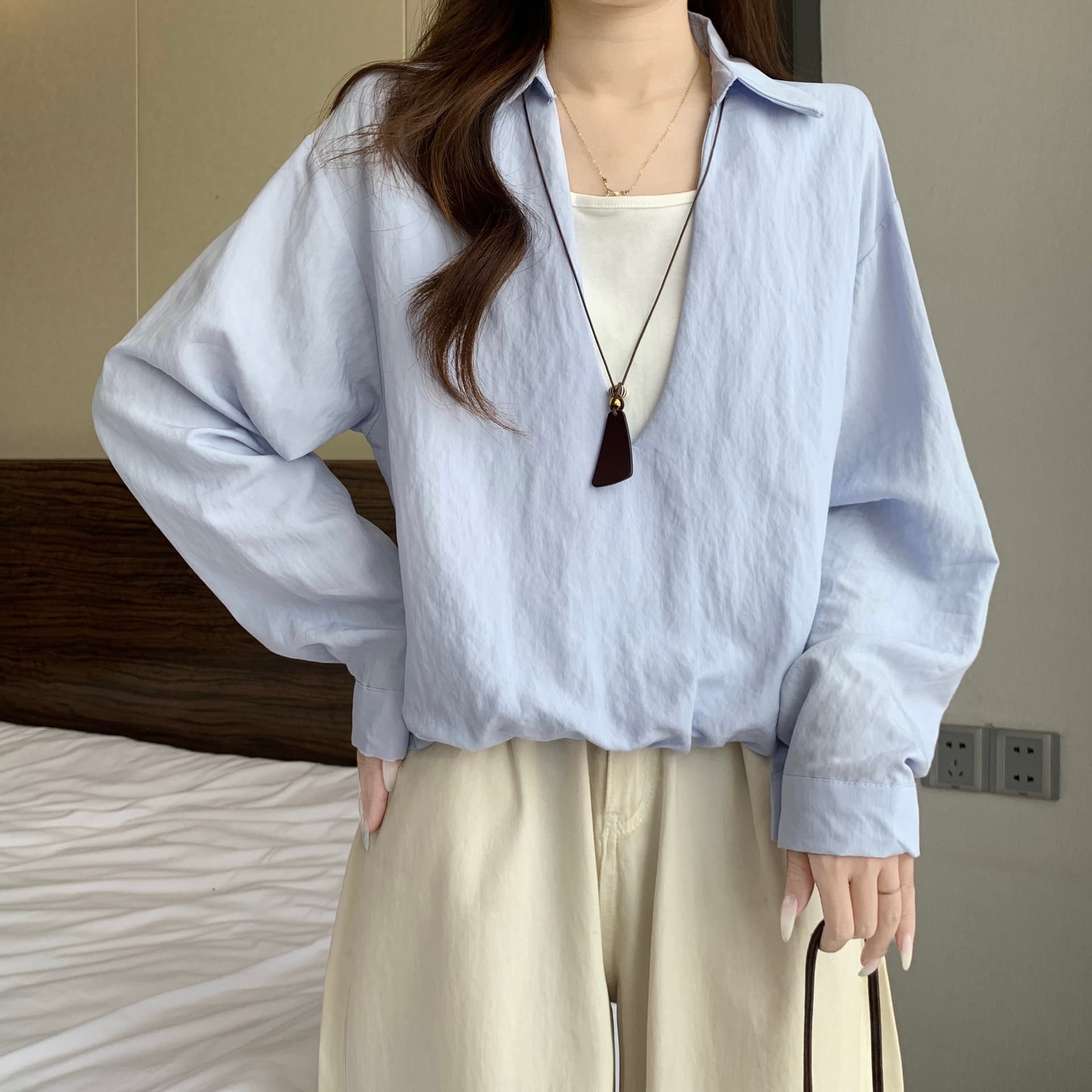 페이크 레이어드 배색 V넥 긍정적 인 어깨 긴팔 여성 셔츠 가을 새로운 지방 mm 디자인 센스 루즈핏 슬림해 보이는 다용도 맨위 상세 이미지 7