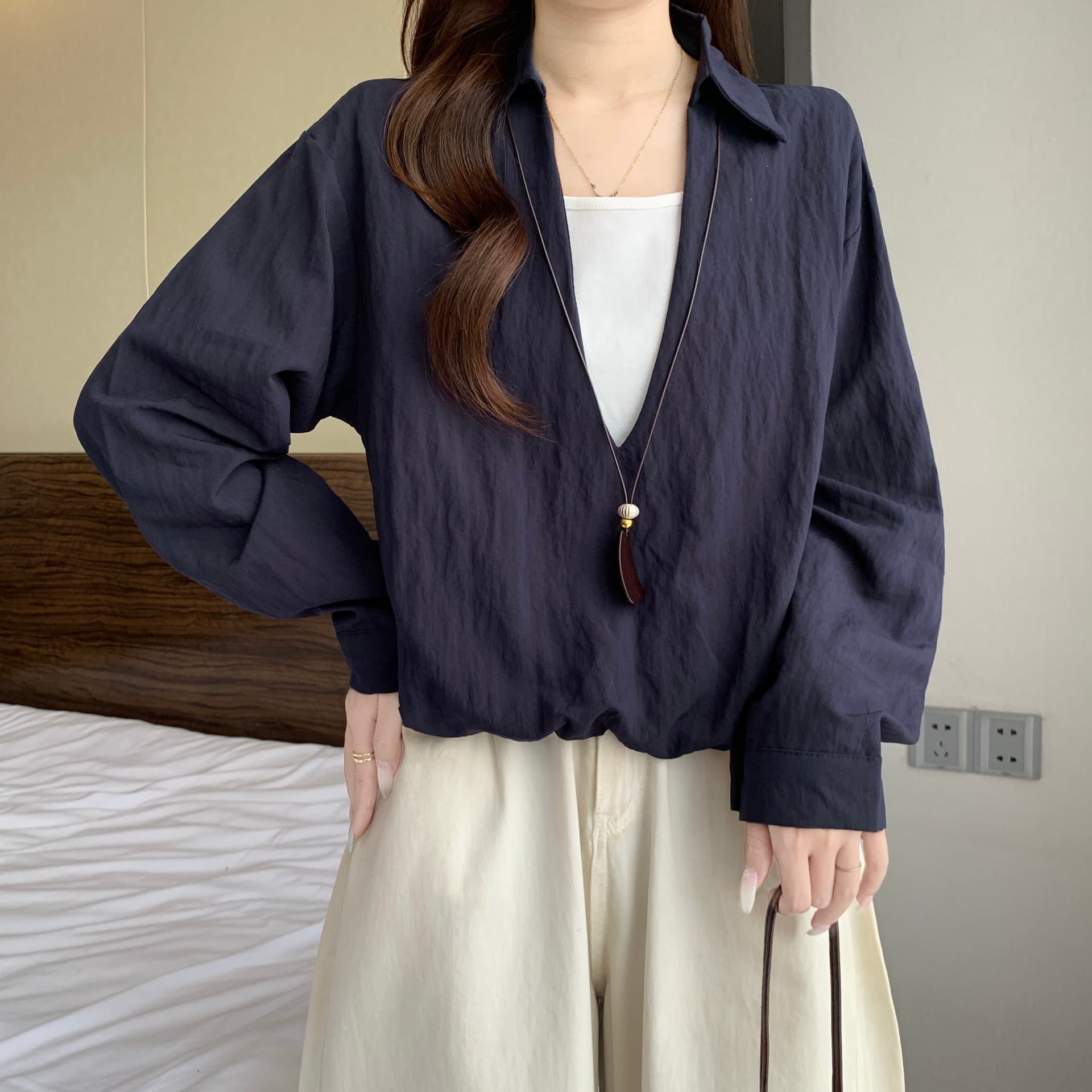 페이크 레이어드 배색 V넥 긍정적 인 어깨 긴팔 여성 셔츠 가을 새로운 지방 mm 디자인 센스 루즈핏 슬림해 보이는 다용도 맨위 상세 이미지 19
