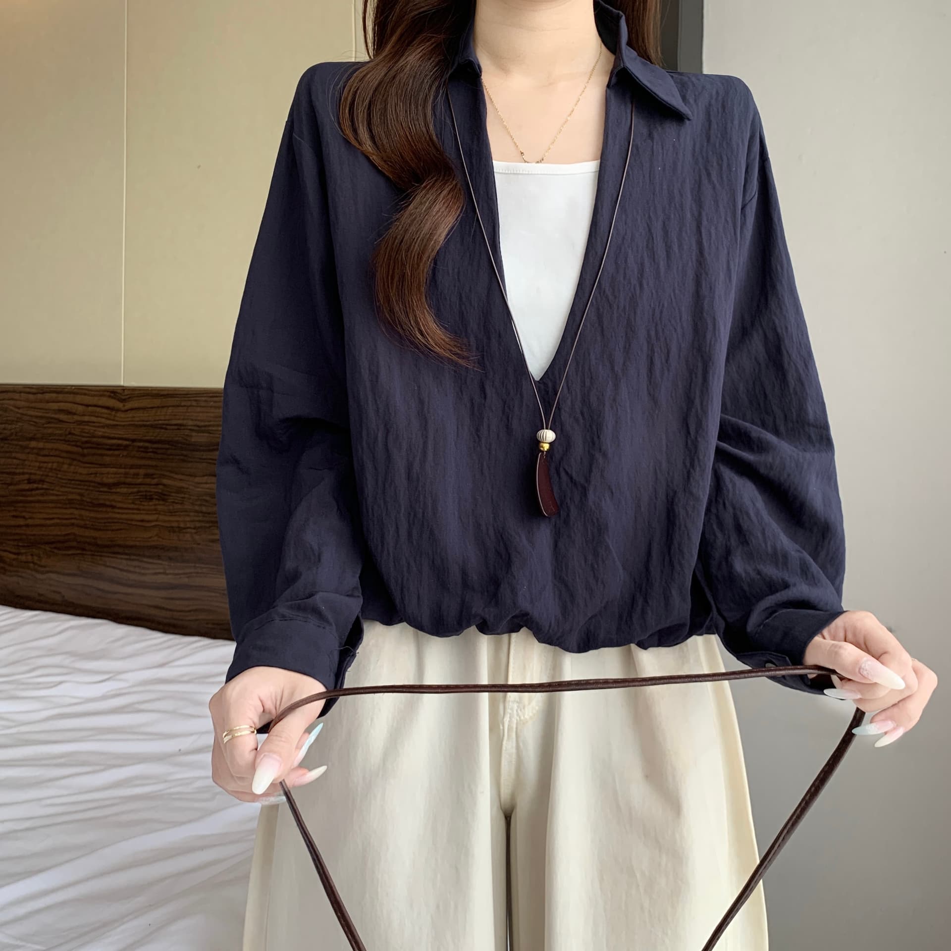 디자인 센스 페이크 레이어드 배색 V넥 긴팔 여성 셔츠 가을 새로운 지방 mm 루즈핏 슬림해 보이는 품격 다용도 맨위 상세 이미지 10