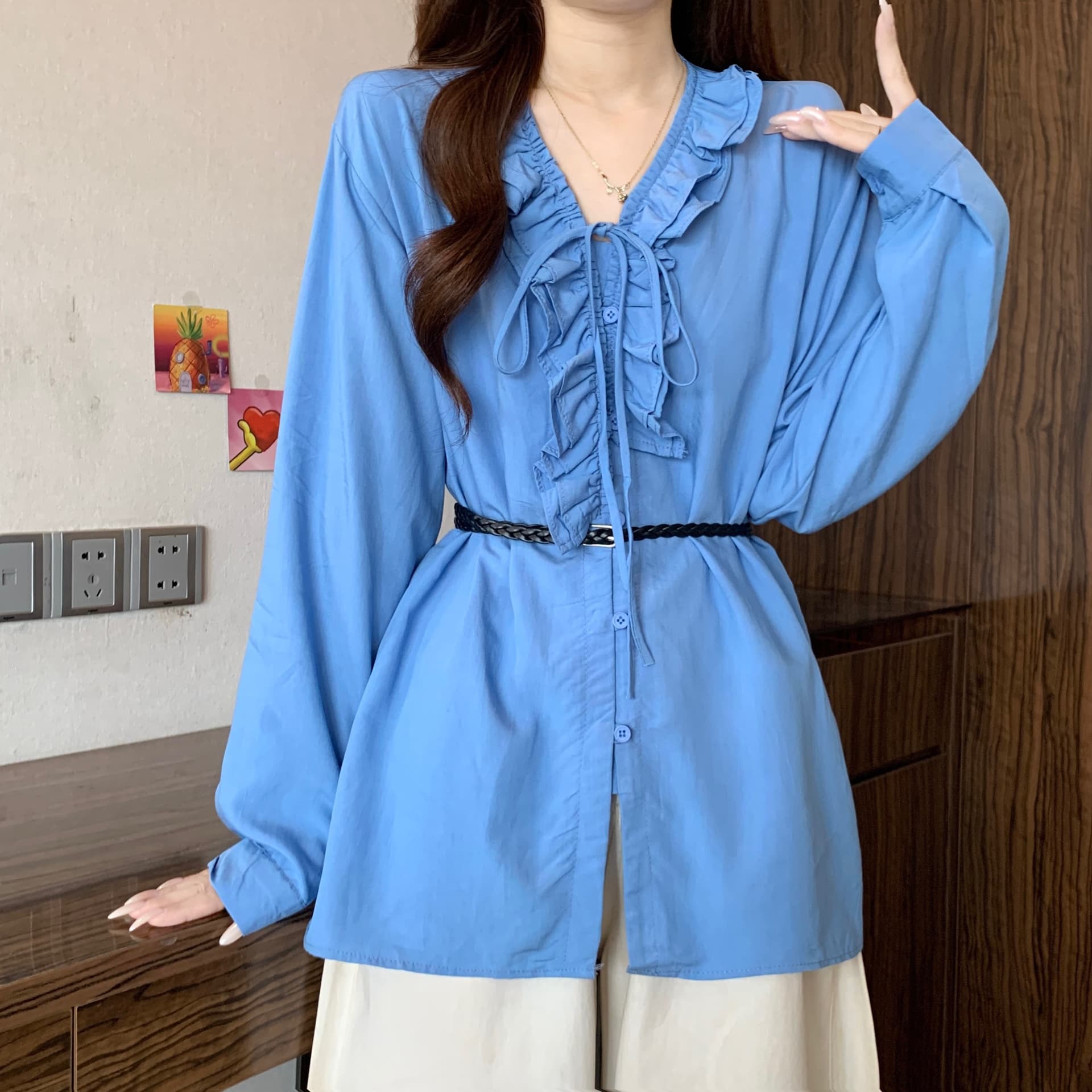 프랑스식 프릴 레이스업 V넥 긴팔 여성 셔츠 가을 새로운 지방 mm 품격 허리 수축 슬림해 보이는 연령 감소 맨위 상세 이미지 15