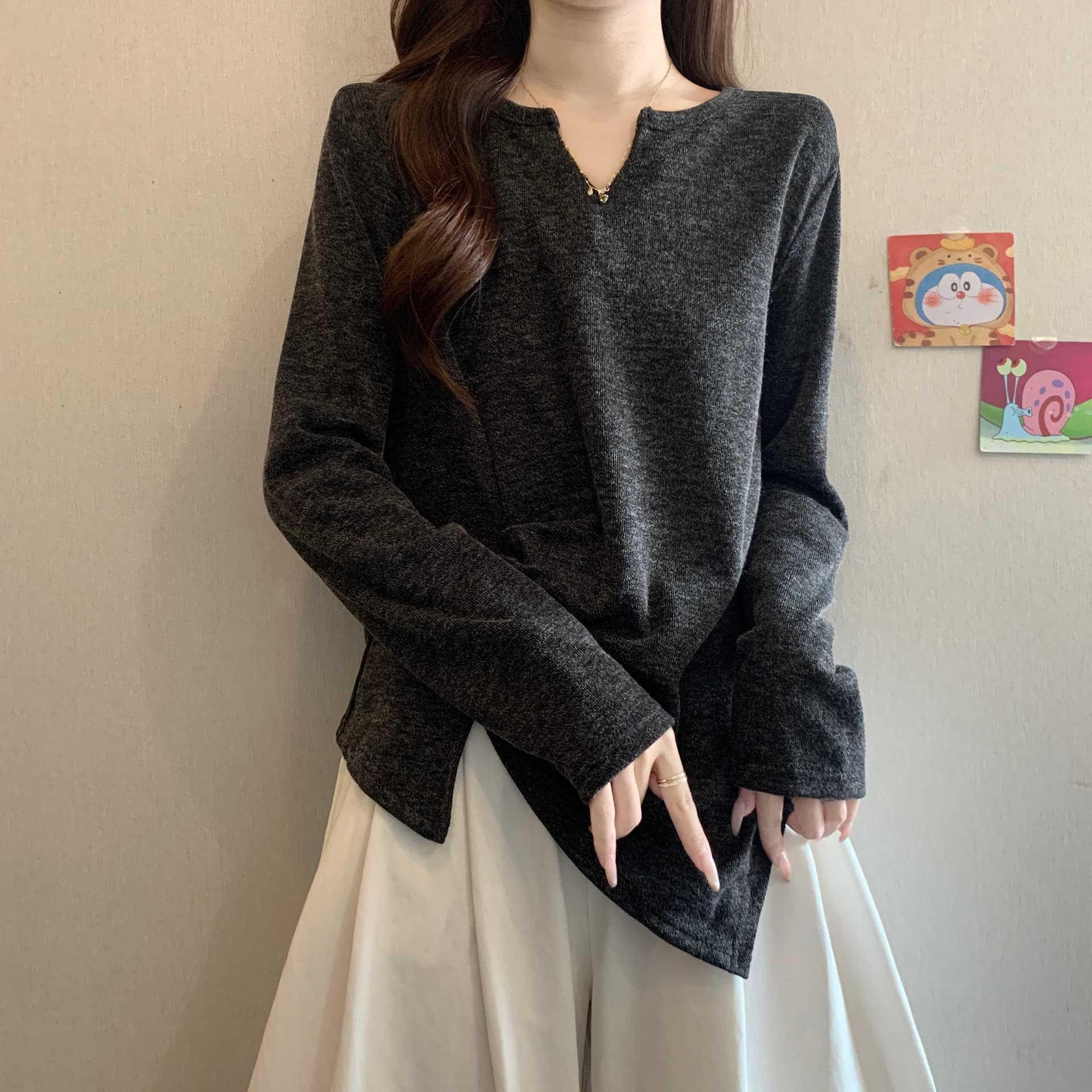 디자인 센스 Chic 불규칙 주름 긍정적 인 어깨 긴팔 티셔츠 여성 가을 겨울 새로운 지방 mm 허리 수축 슬림해 보이는 니트 스웨터 상세 이미지 13