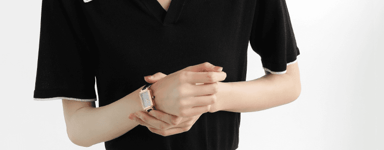 검정색 폴로 칼라 긍정적 인 어깨 반팔 티셔츠 여성 여름 프랑스식 고급 센스 빛 요리 한 바람 얼음 실크 니트 스웨터 polo 맨위 상세 이미지 2