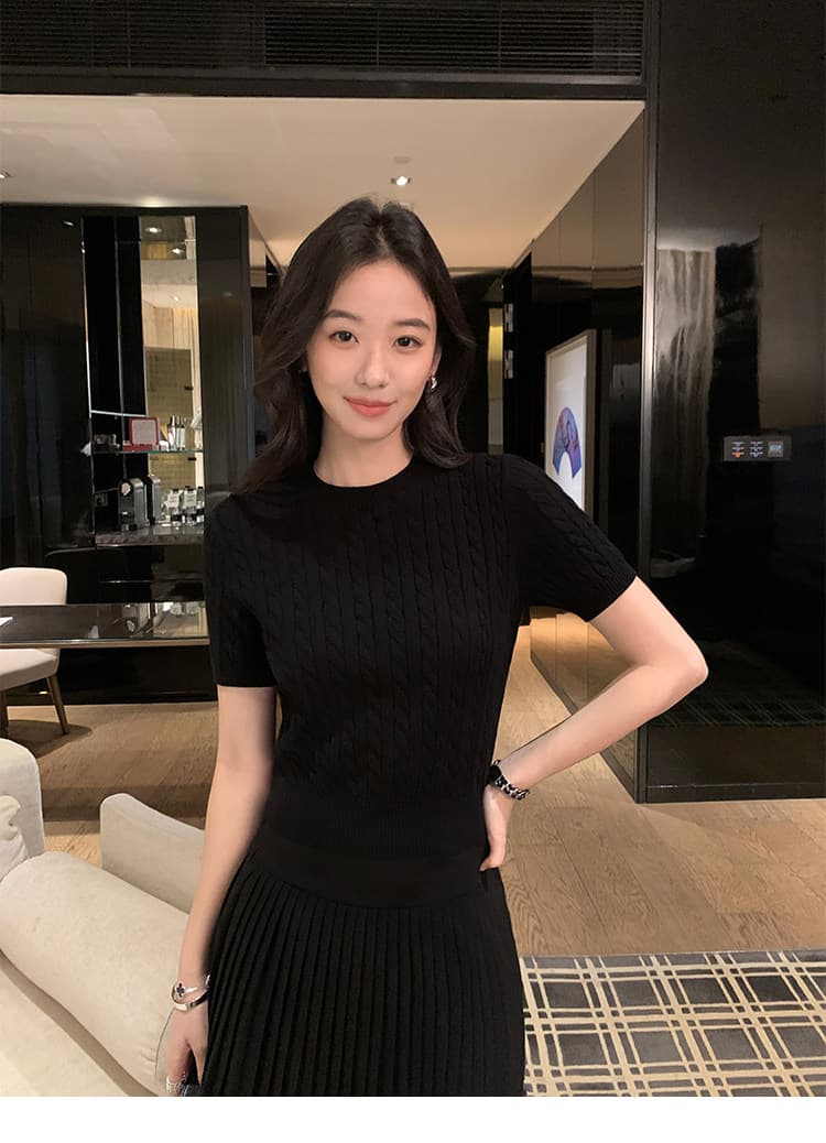 mulvan 다용도 이야기 면 100% 꽈배기 쇼트 스타일 맨위 여성 클래식 라운드 넥 몸매 가꾸기 반팔 얇은 니트 스웨터 이미지 4