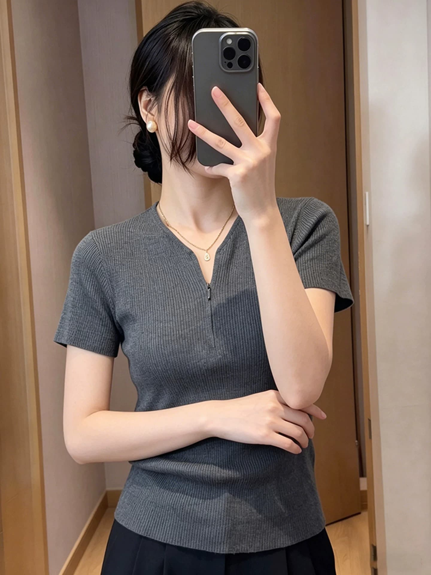 레트로 출퇴근 바람 반팔 티셔츠 여성 여름 몸매 가꾸기 V넥 디자인 센스 회색 풀오버 여름 니트 미니멀리즘 맨위 서비스 상세 이미지 2