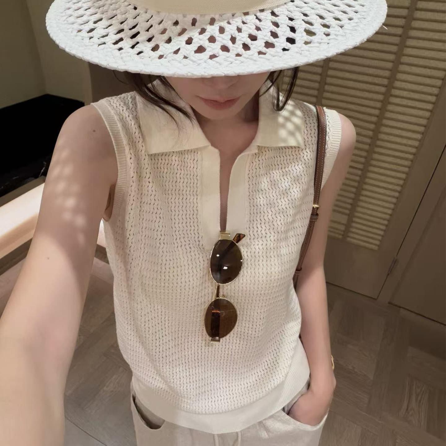 프랑스식 얼음 실크 홀로우 아웃 POLO 칼라 민소매 조끼 여성 여름 고유 한 품격 루즈핏 슬림해 보이는 다용도 어깨 맨위