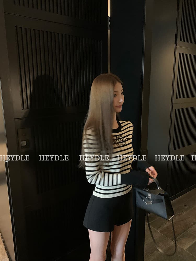 검은 콩 흠 북유럽 휴가 흑백 줄무늬 배색 스웨터 여자 봄 가을 새로운 몸매 가꾸기 쇼트 스타일 니트 맨위 상세 이미지 9