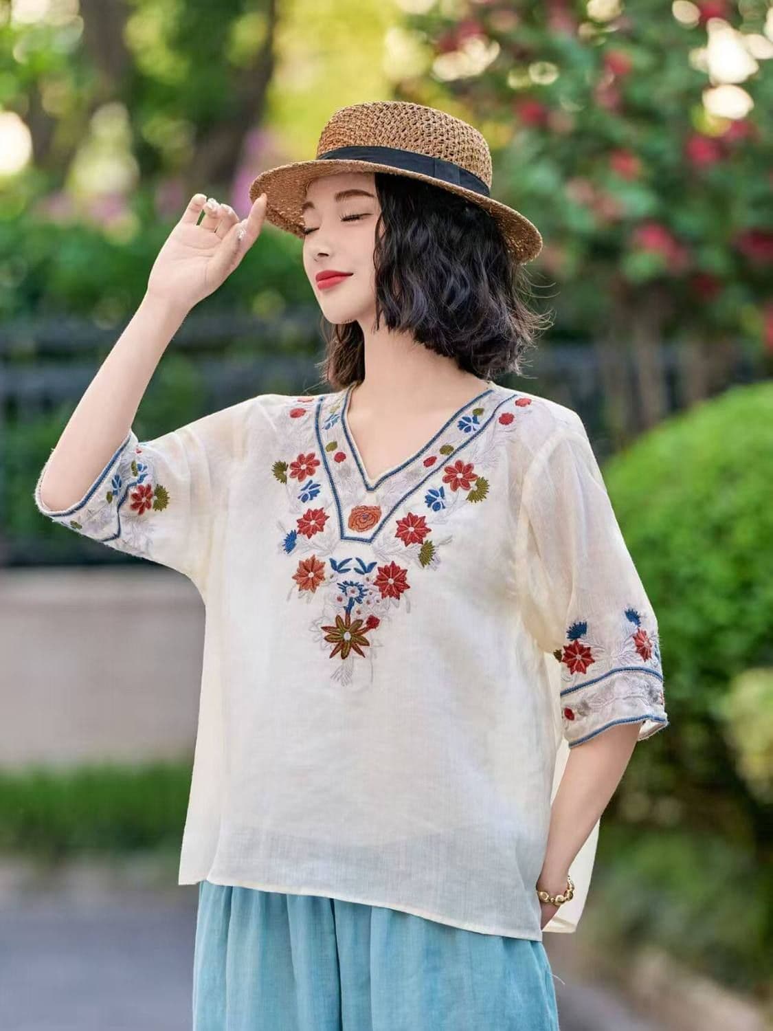 2026 여름 새로운 V넥 고급 면 린넨 맨위 여성 빛 럭셔리 고급 센스 무거운 작업 자수 티셔츠 5 점 소매 작은 셔츠 상세 이미지 25