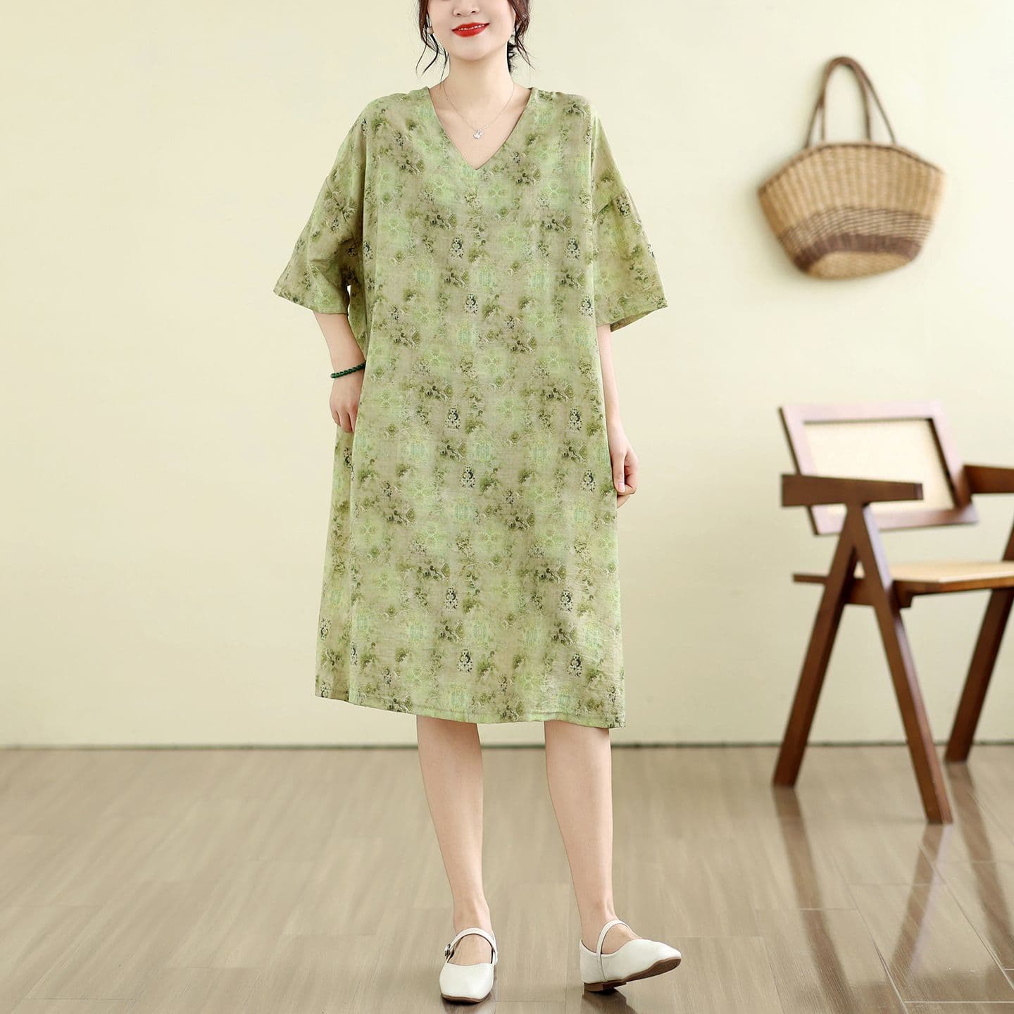 면 린넨 지방 mm 빅 사이즈 여름 새로운 V넥 루즈핏 캐주얼 느긋한 휴가 바람 프린트 무릎 아래 드레스 이미지 3