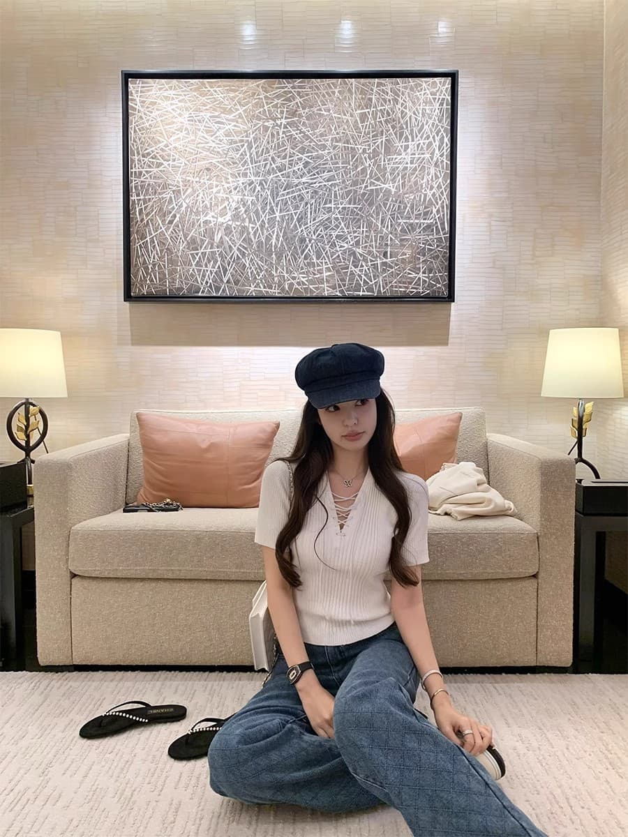 안녕하세요. 팬 팬 사용자 지정 원사 질감 센스 품격 네클라인 끈 향기로운 향 니트 반팔 여성 봄 슬림해 보이는 맨위 상세 이미지 4