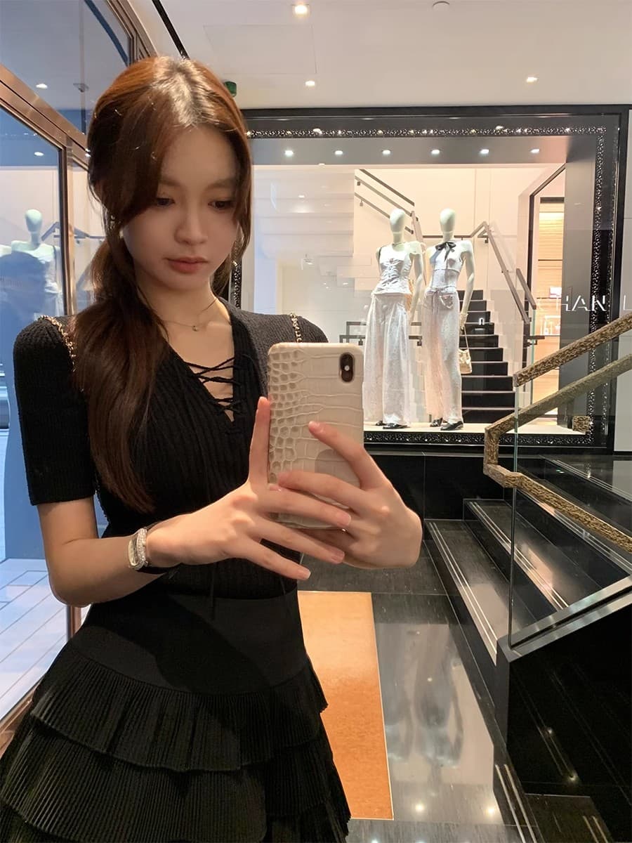 안녕하세요. 팬 팬 사용자 지정 원사 질감 센스 품격 네클라인 끈 향기로운 향 니트 반팔 여성 봄 슬림해 보이는 맨위 상세 이미지 5
