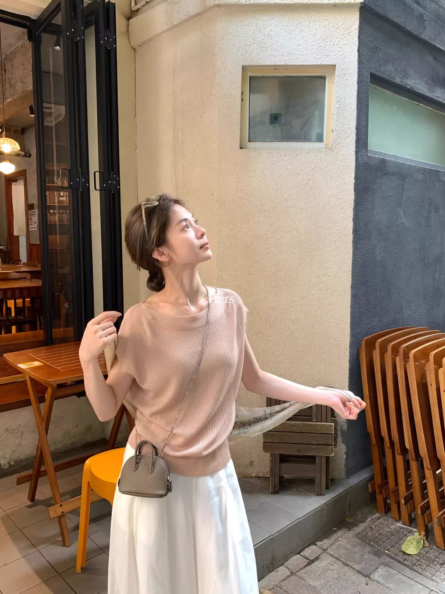 미니멀리즘 품격 보트넥 작은 날다 소매 디자인 센스 반팔 니트 스웨터 다용도 슬림해 보이는 맨위 여성 상세 이미지 20