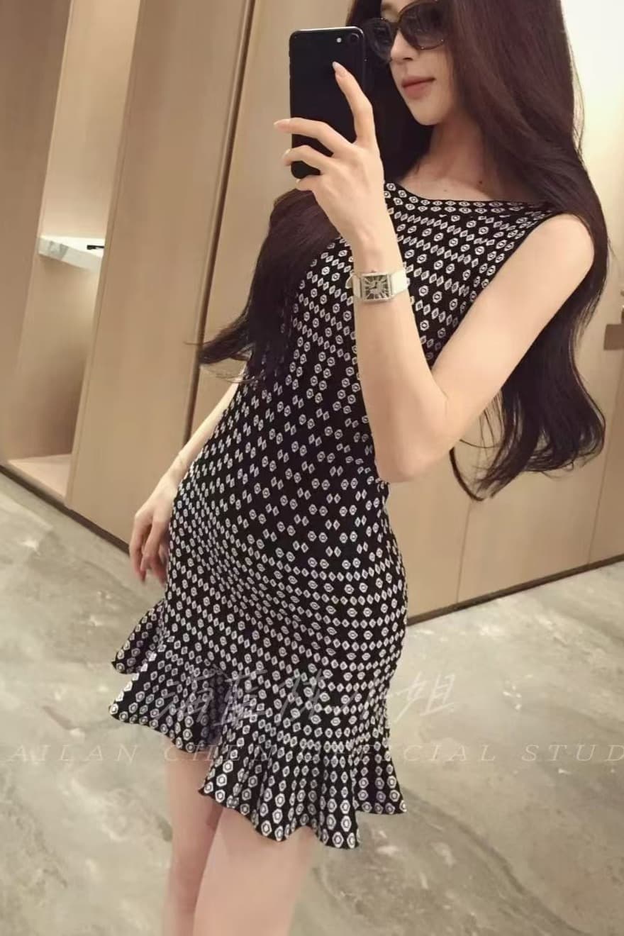 프랑스식 섹시함 허리 수축 타이트 스커트 여성 드레스 여름 검정색 꽃무늬 라운드 넥 품격 한 마디 치마 민소매 미니 스커트 이미지 6