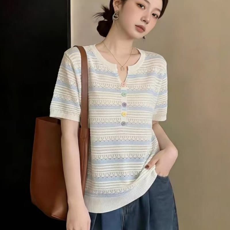 하늘색 홀로우 아웃 스트라이프 긍정적 인 어깨 반팔 티셔츠 여성 2026 여름 새로운 빅 사이즈 지방 mm 표지 배 연령 감소 맨위 상세 이미지 4