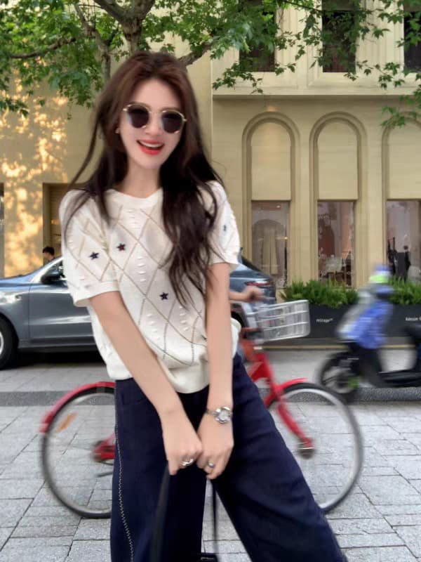 라운드 넥 홀로우 아웃 자수 별 다이아몬드 모양 체크무늬 반팔 니트 스웨터 상세 이미지 3