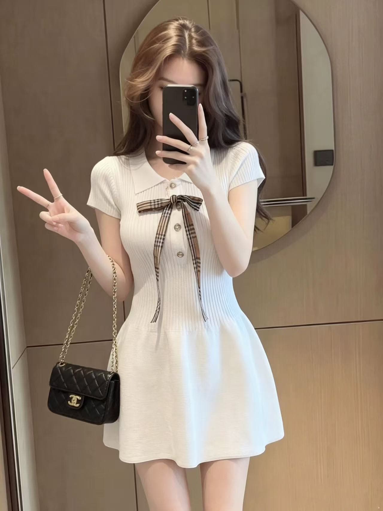 아름다운 한 부서 화이트 POLO 칼라 니트 여성 드레스 여름 작은 키 고유 한 아름다운 자이언트 잘 생긴 짧은 치마 상세 이미지 2