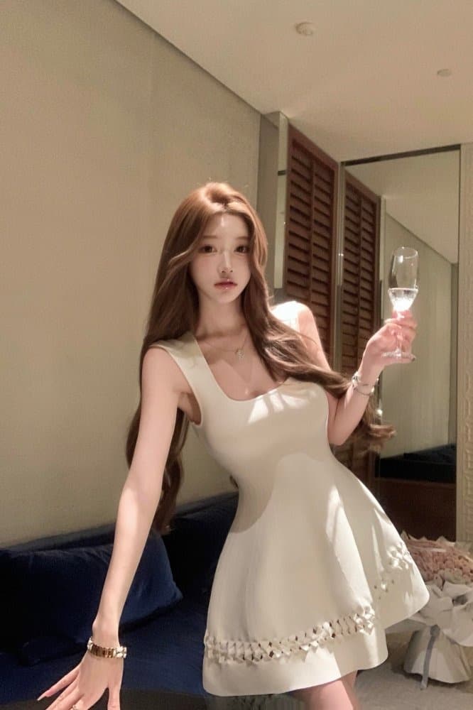 수영장 자오 짜오 한자 오 천 골드 순수한 흰색 작은 흰색 꽃 니트 허리 수축 드레스 품격 미니 스커트 여성 이미지 2