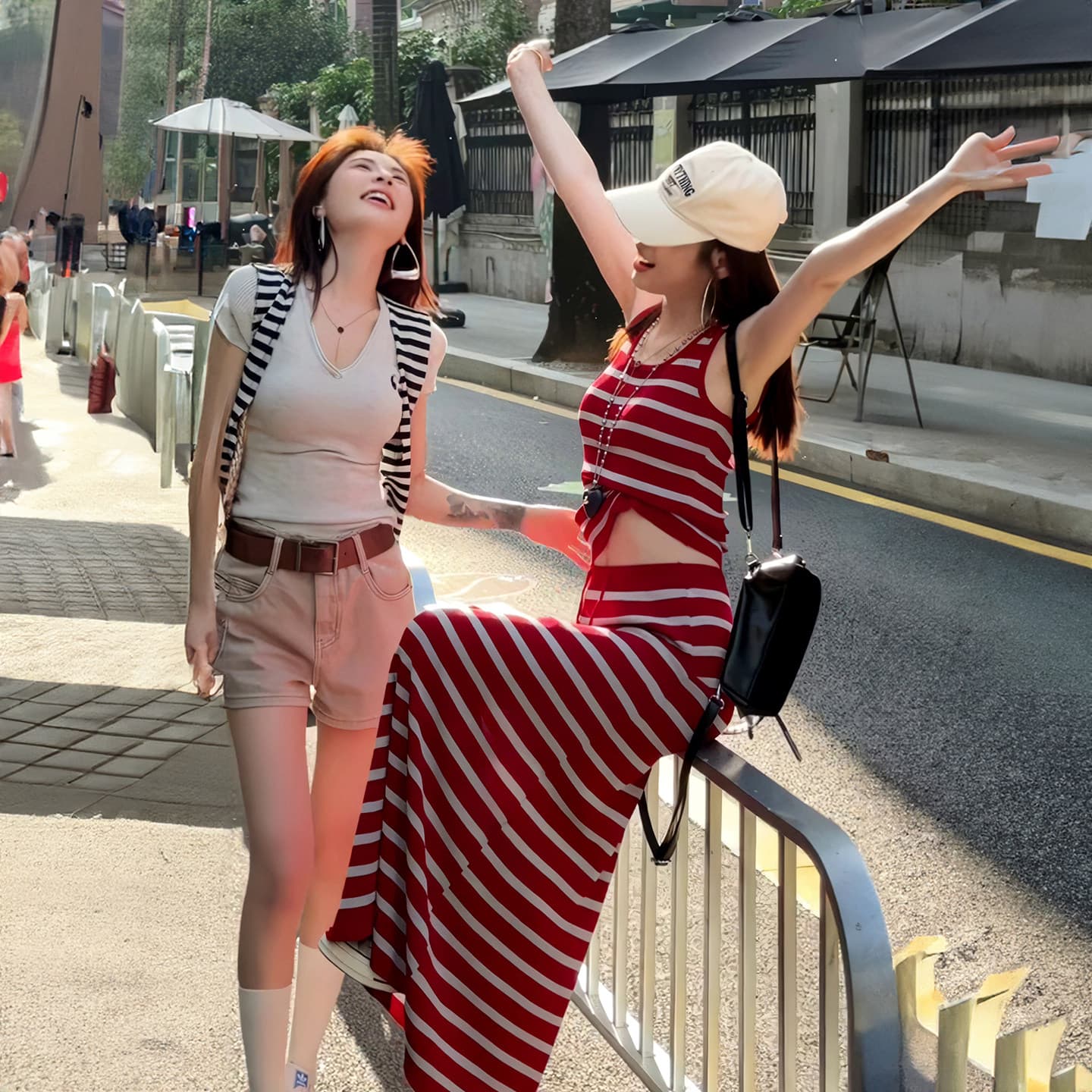 한국 휴가 바람 세트 스트라이프 캐미솔 여름 ol 몸매 가꾸기 슬림해 보이는 펌프 로프 반신 스커트 투피스 세트 ins