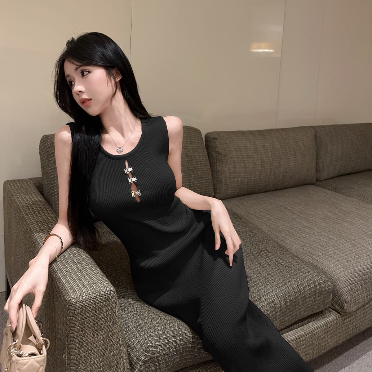 프랑스식 섹시함 홀로우 아웃 라운드 넥 니트 드레스 하이웨이스트 패션 몸매 가꾸기 슬림해 보이는 민소매 중간 길이 타이트 스커트 조끼 스커트 상세 이미지 14