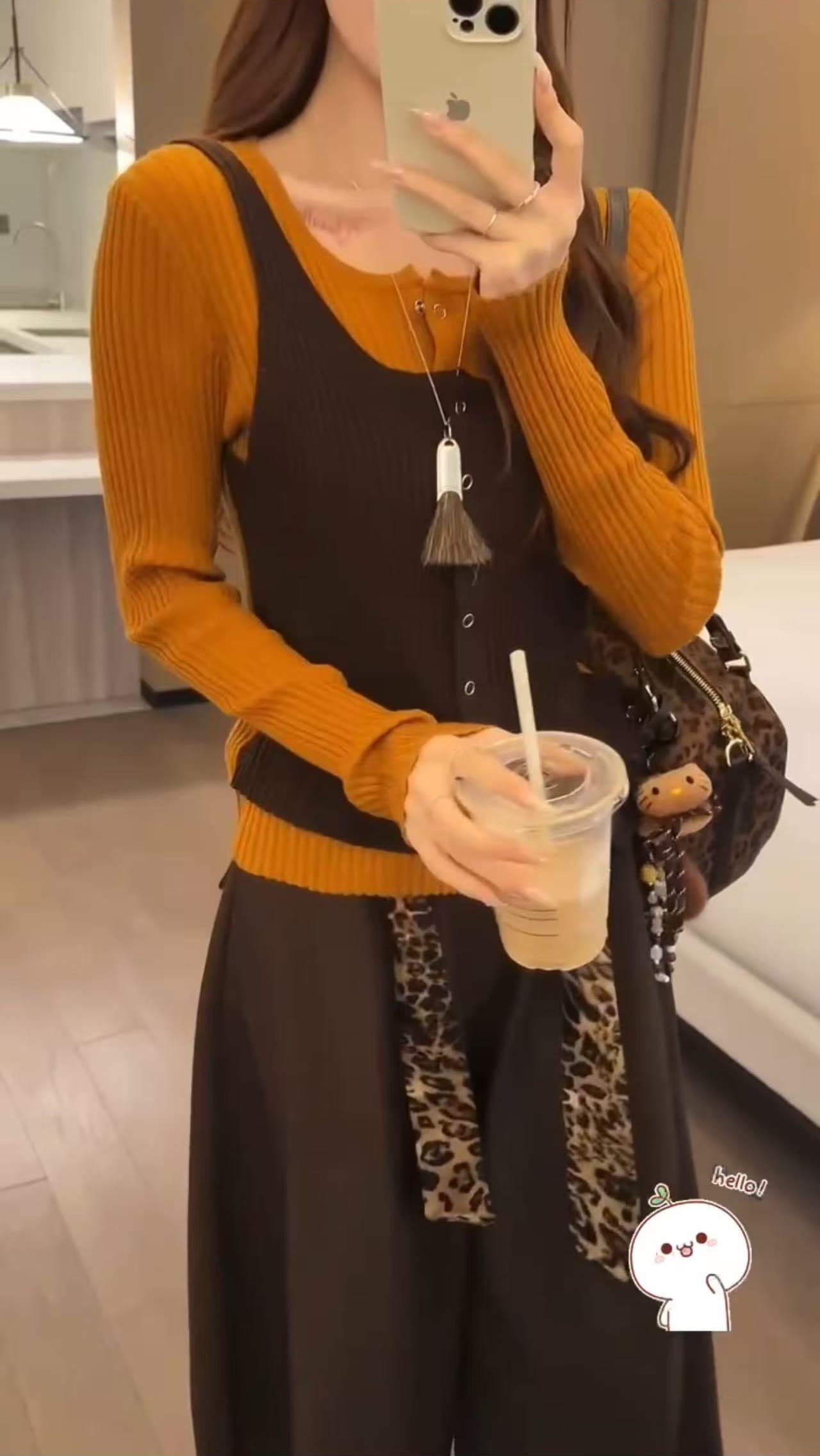 호박 주황색 라운드 넥 배색 페이크 레이어드 긴팔 니트 스웨터 여성 봄 가을 패션 스택 착용 몸매 가꾸기 슬림해 보이는 만나는 맨위 이미지 4