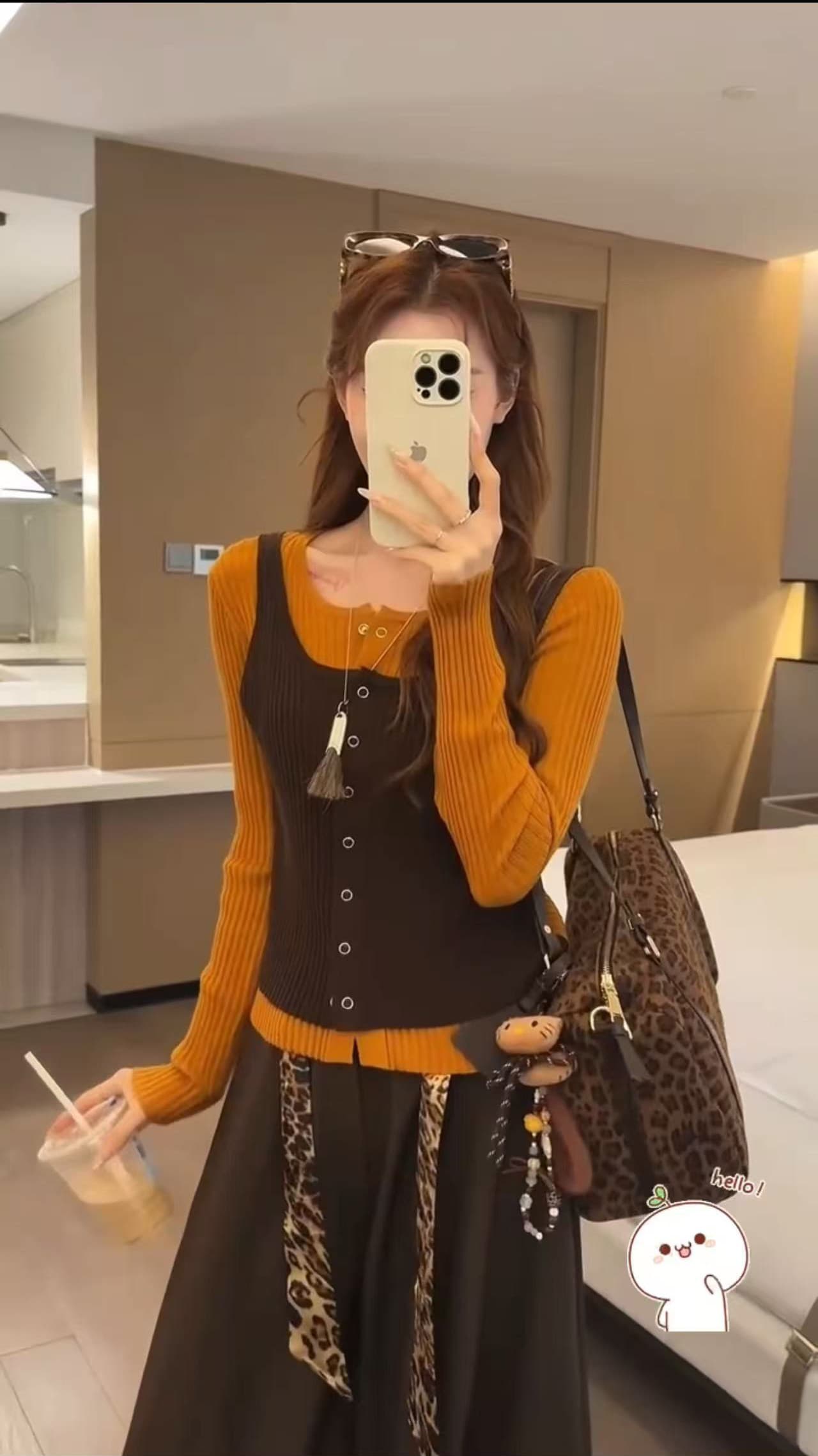 호박 주황색 라운드 넥 배색 페이크 레이어드 긴팔 니트 스웨터 여성 봄 가을 패션 스택 착용 몸매 가꾸기 슬림해 보이는 만나는 맨위 상세 이미지 5