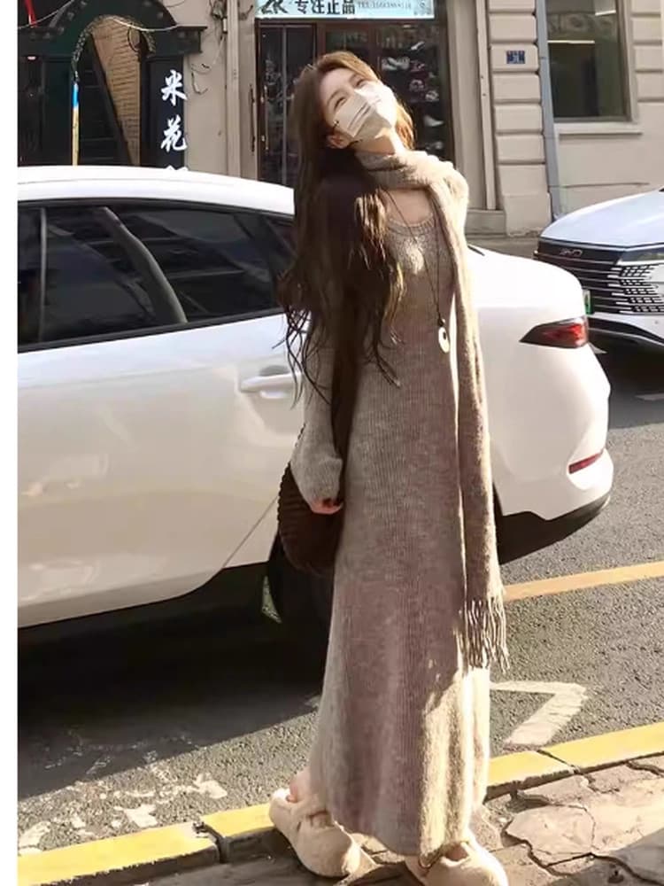 부드러운 바람 스카프 행침 목 u 칼라 니트 여성 드레스 가을 겨울 새로운 분위기 센스 몸매 가꾸기 슬림해 보이는 무릎 아래 롱 스커트