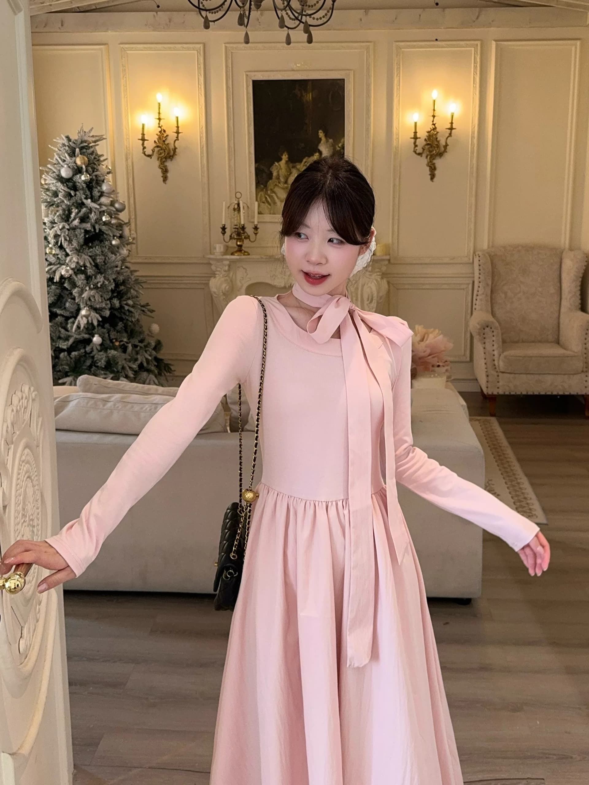 부드러운 바람 핑크색 라운드 넥 나비 매듭 긴팔 여성 드레스 가을 새로운 허리 수축 Chic 롱 스커트 상세 이미지 1