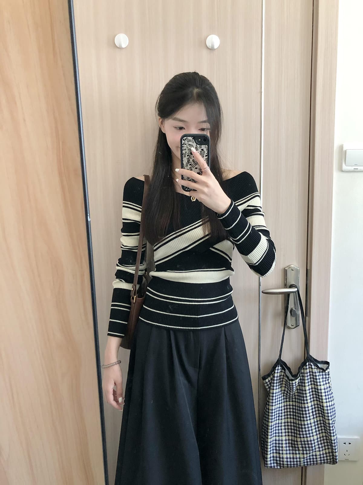 있음 도착 이른 가을 프랑스식 십자가 V넥 몸매 가꾸기 스트라이프 니트 스웨터 오프숄더 스웨터 몸매 가꾸기 맨위 여성 가을 상세 이미지 2