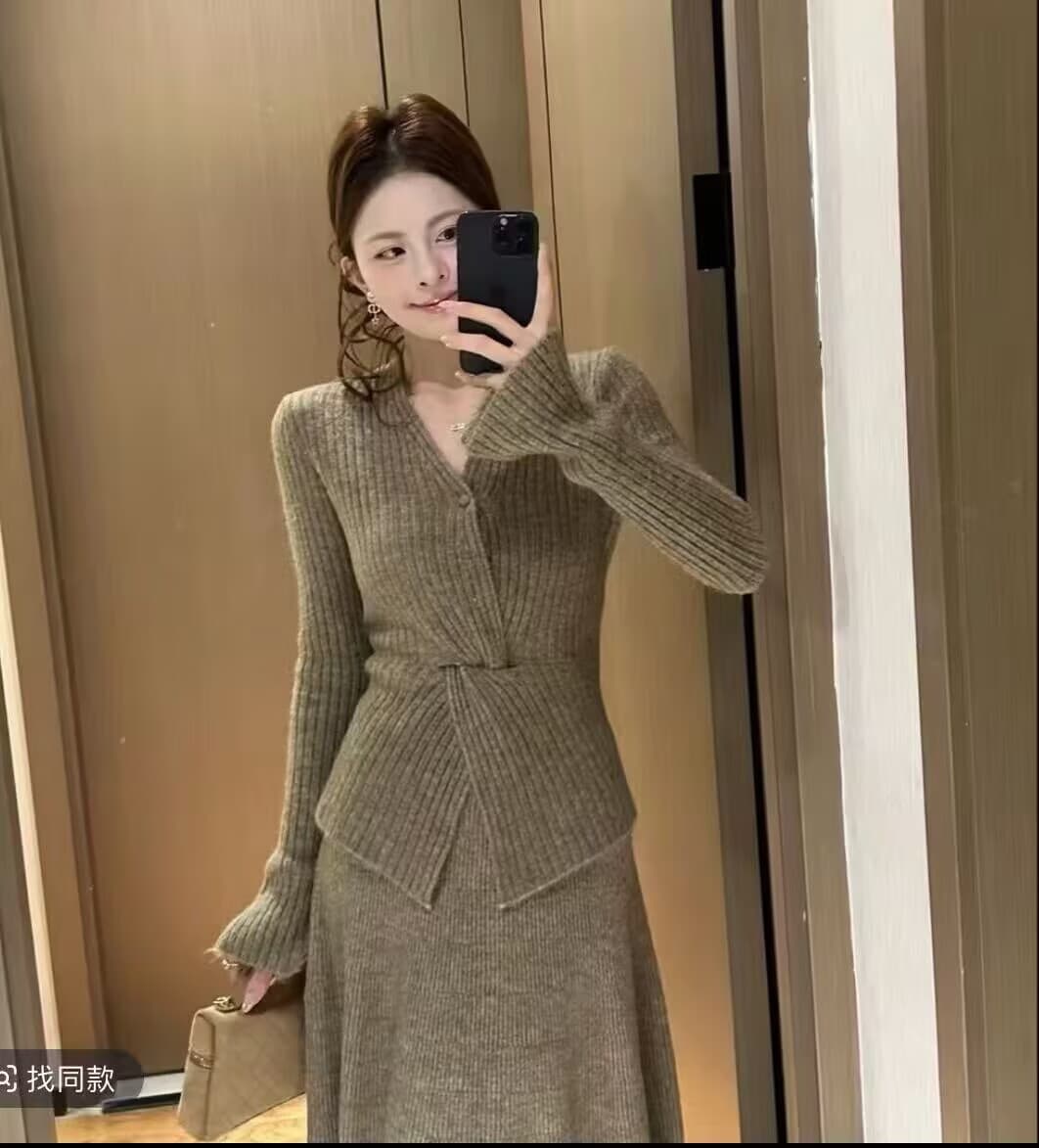 자이언트 잘 생긴 작은 샤넬 스타일 세트 여성 2026 새로운 가을 겨울철 착용 가져 가라. 전체 집합 니트 스웨터 반신 스커트 투피스 세트 상세 이미지 6