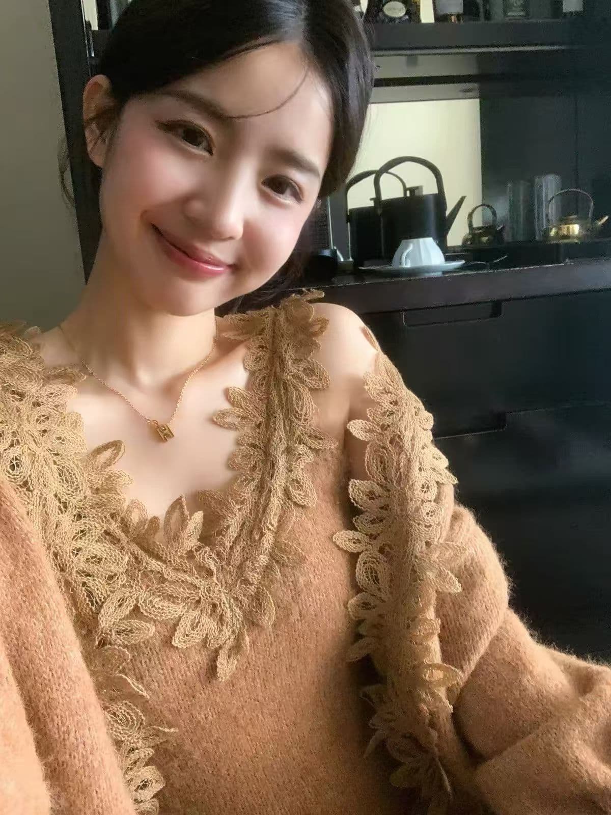 레이스 레이스 V넥 슬립 니트 롱 스커트 경기 홀로우 아웃 레이스 측면 오픈 가디건 투피스 슈트 가을 겨울 패션 착용 가져 가라. 상세 이미지 4
