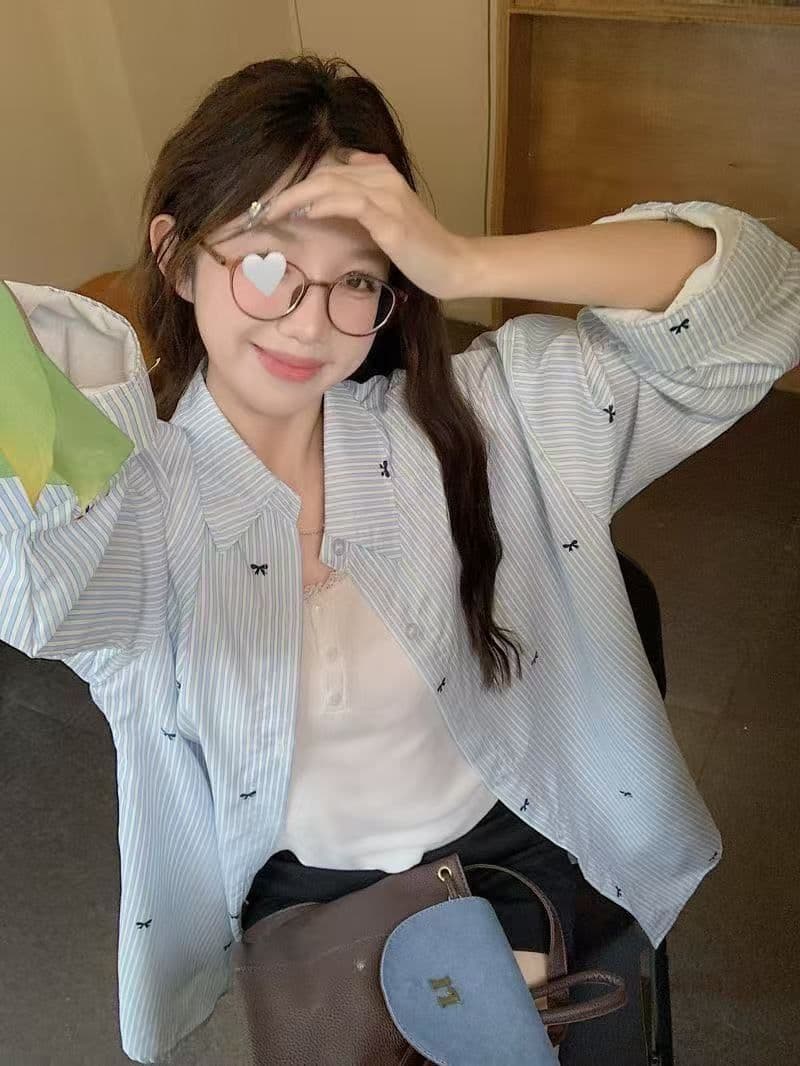 나비 매듭 연령 감소 스트라이프 여성 셔츠 디자인 센스 한 부서 루즈핏 캐주얼 셔츠 긴팔 자외선 차단 맨위 재킷 트렌디 상세 이미지 8