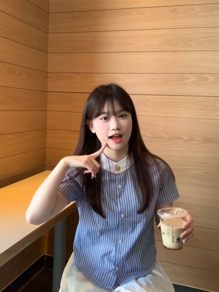 학원 스타일 자수 파란색 스트라이프 반팔 셔츠 여름 다용도 슬림해 보이는 작은 대중 디자인 셔츠 상세 이미지 3