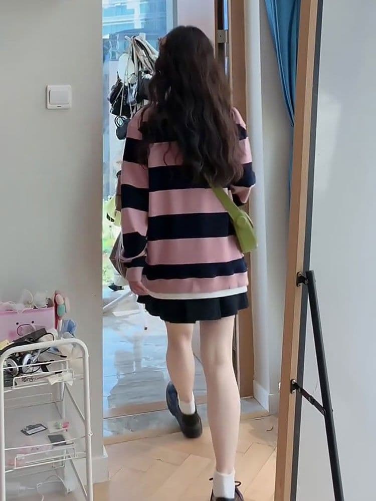 oversize 페이크 레이어드 핑크색 스트라이프 후드티 여성 이미지 3