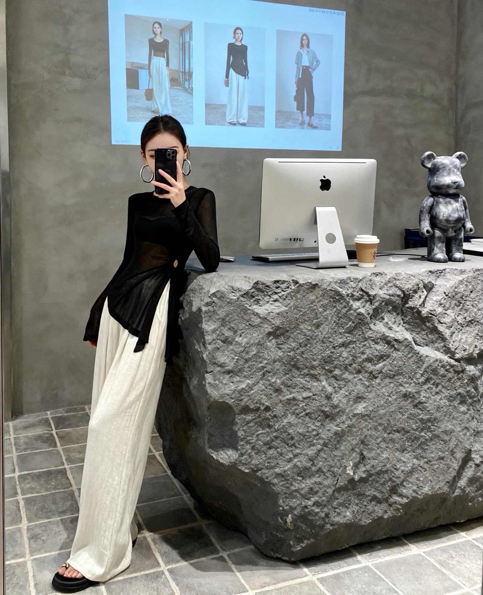 한 부서 디자인 센스 불규칙 스트랩 긴팔 티셔츠 여성 의류 봄 새로운 품격 도루 센스 와이드 레그 팬츠 세트 상세 이미지 4