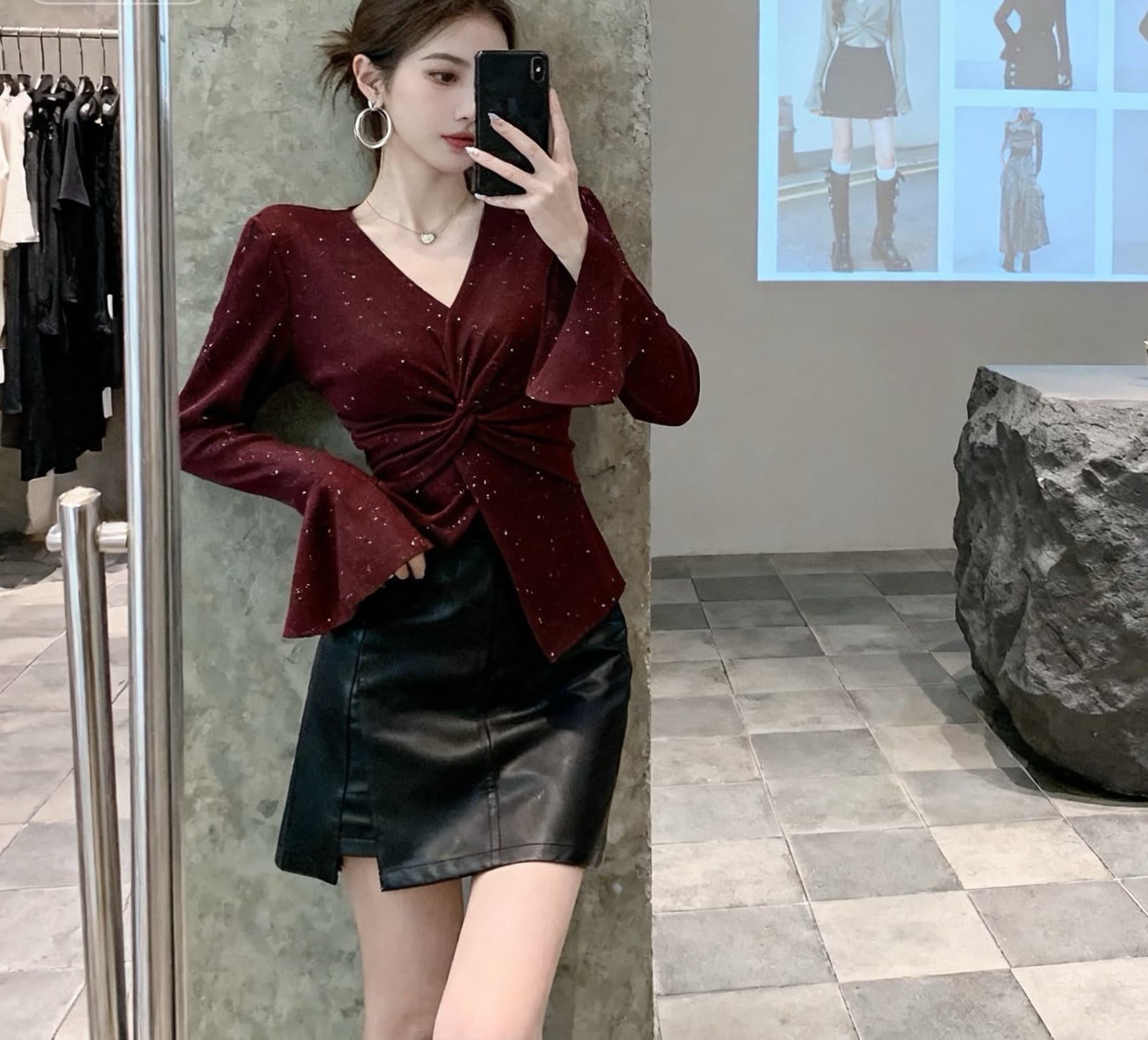 프랑스식 품격 디자인 센스 십자가 V넥 나팔 소매 티셔츠 여성 가을 새로운 측면 트임 슬림해 보이는 한 마디 가죽 스커트 상세 이미지 6