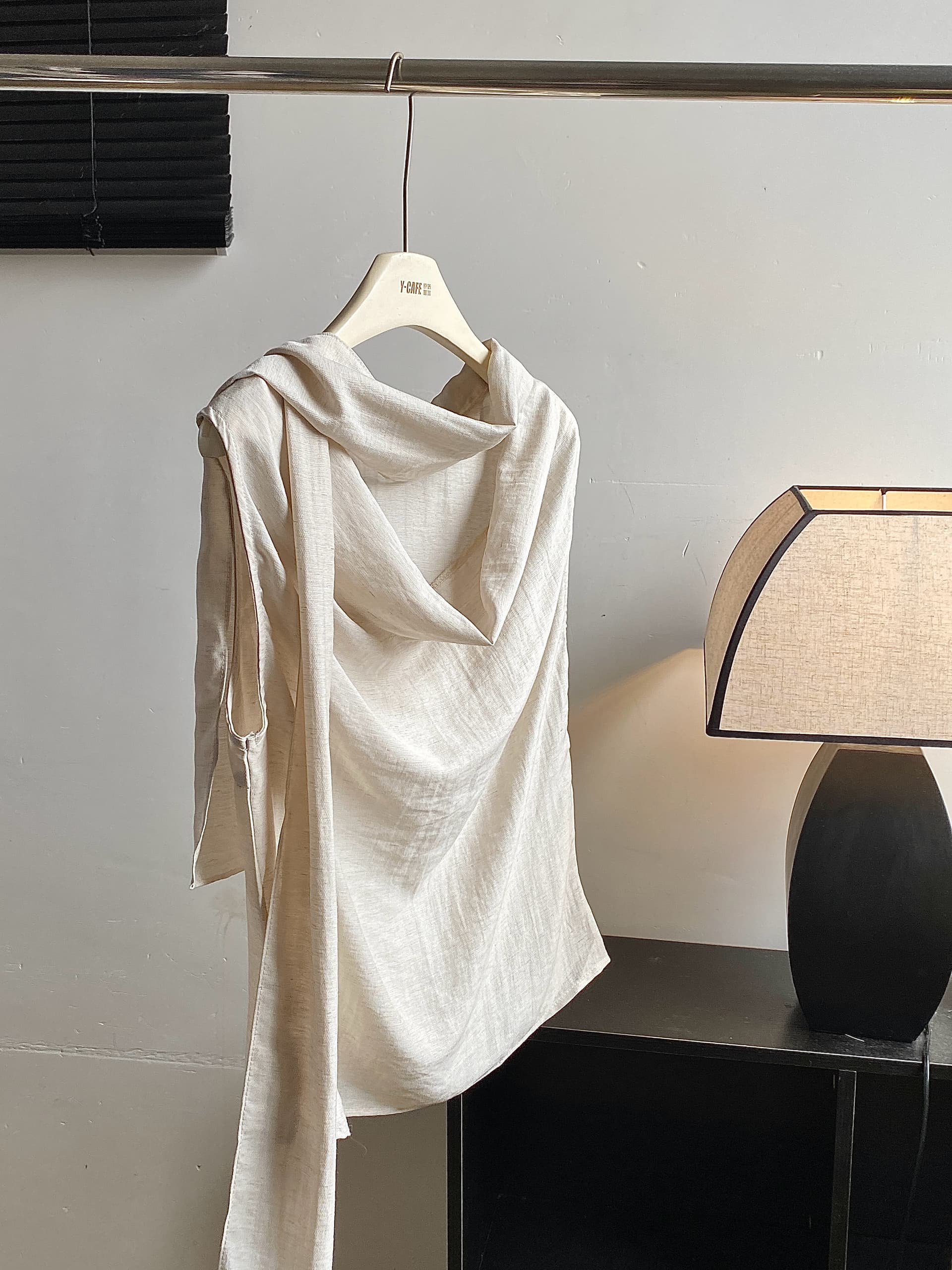 밀크 티 색상 실크 리본 조끼 맨위 양성 및 음성 둘 착용 흔들다 칼라 민소매 조끼 셔츠 한국 동대문 상세 이미지 6