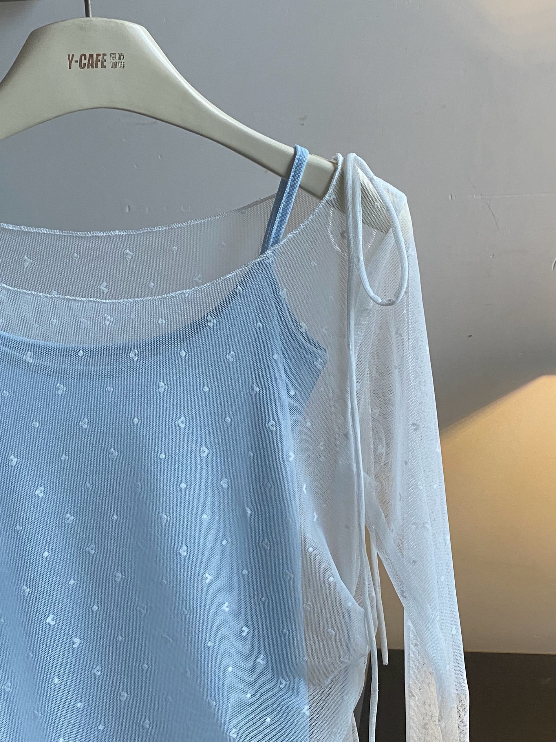 한 번 작은 짭짤한 한 부서 화이트 얇은 스타일 자외선 차단 블라우스 여성 여름 슬립 외부 가져 가라. 에어컨 셔츠 맨위 투피스 슈트 상세 이미지 3