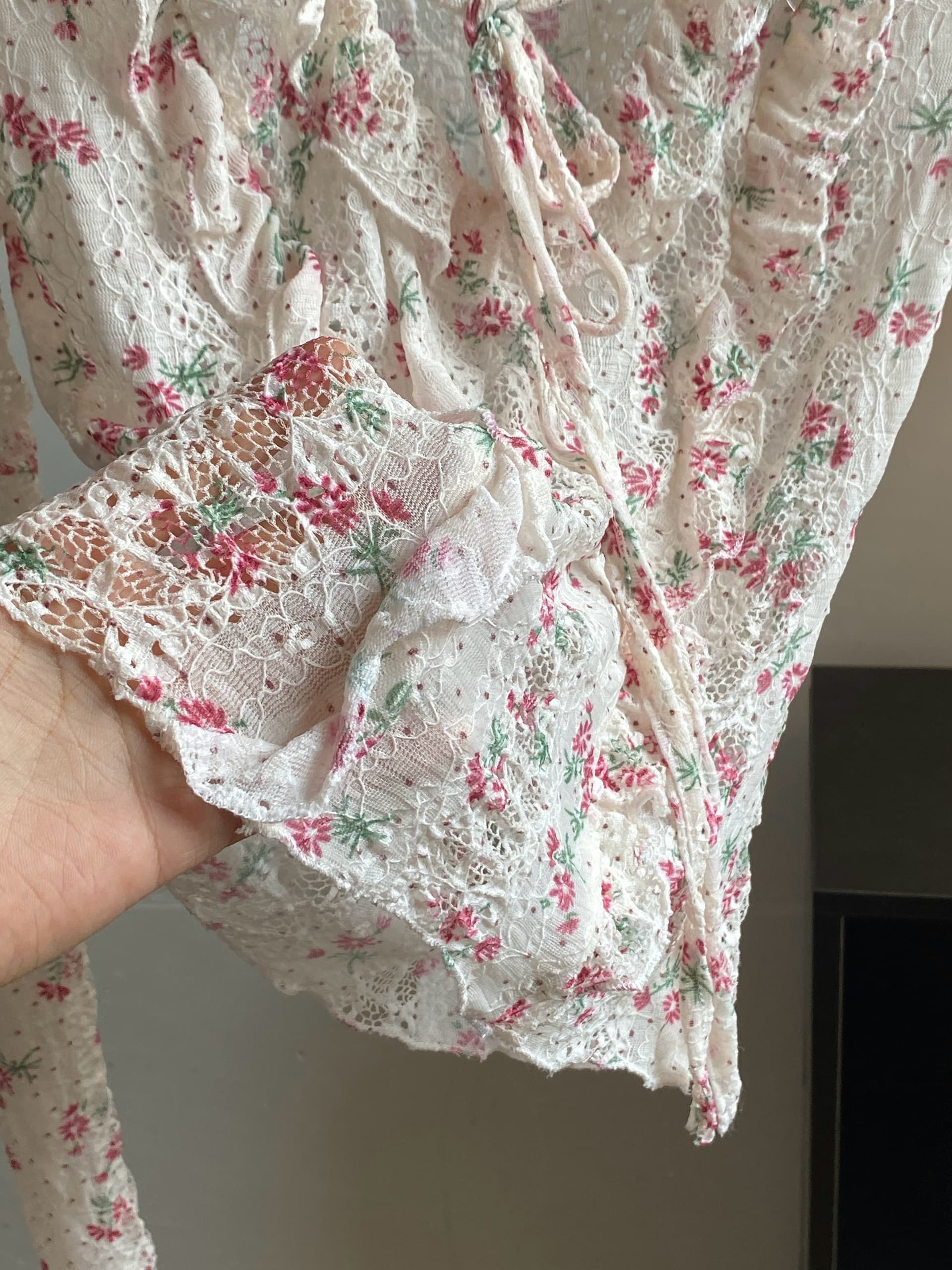 치우 고기 야오 전원 낭만주의 연꽃 잎 레이스 패치워크 홀로우 아웃 작은 셔츠 여성 가을 새로운 자외선 차단 허리 수축 맨위 이미지 4