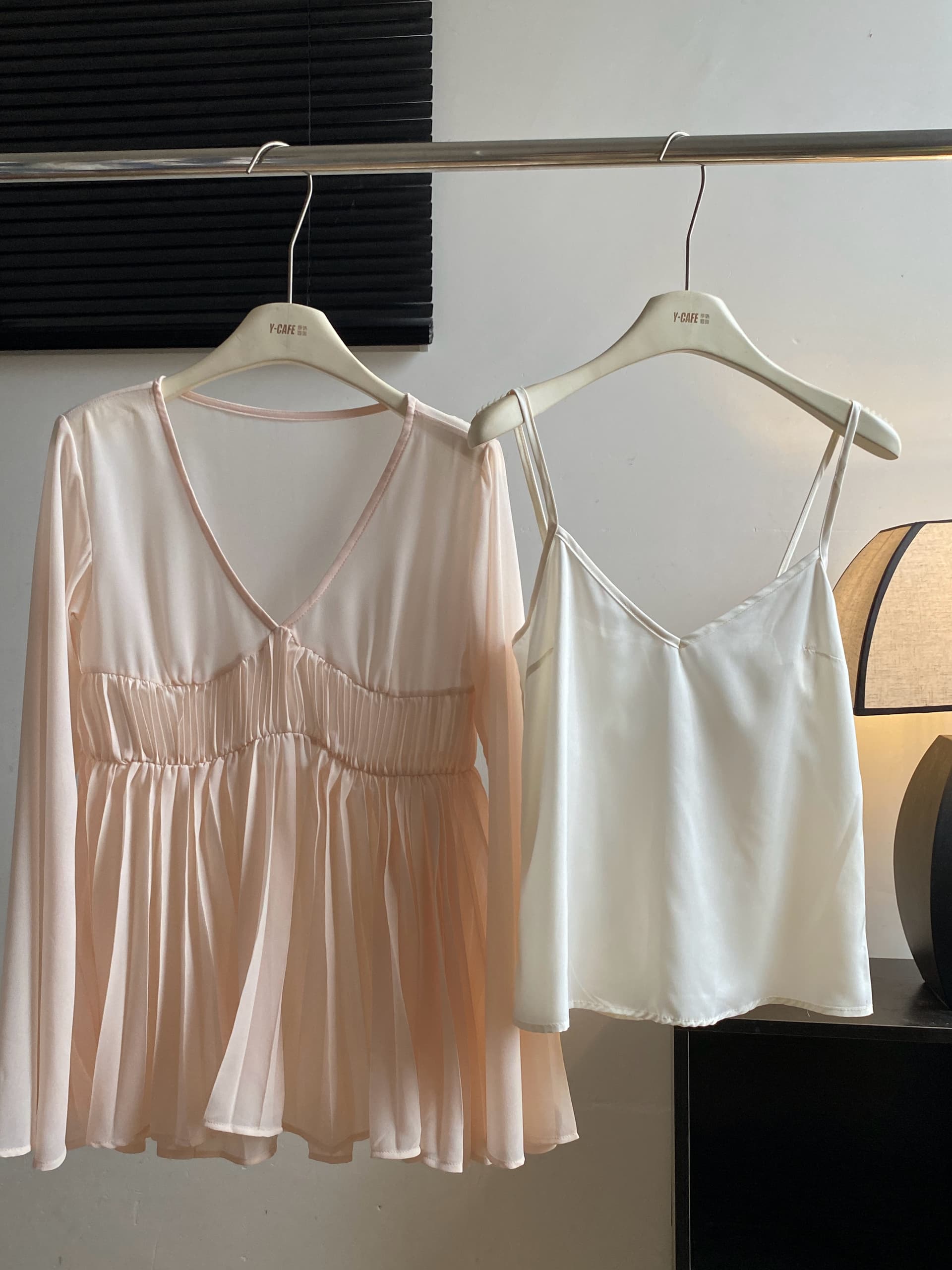 para jie 시 지에 구름 밀가루 도루 계곡 V넥 플리츠 부드러운 시폰 셔츠 여성 여름 수확 Pleat 나팔 긴팔 맨위 이미지 3
