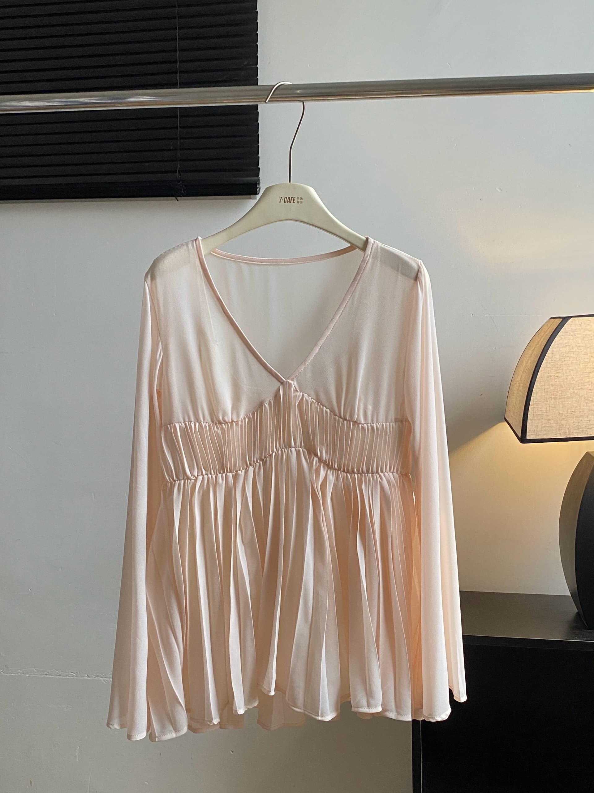 para jie 시 지에 구름 밀가루 도루 계곡 V넥 플리츠 부드러운 시폰 셔츠 여성 여름 수확 Pleat 나팔 긴팔 맨위 상세 이미지 2