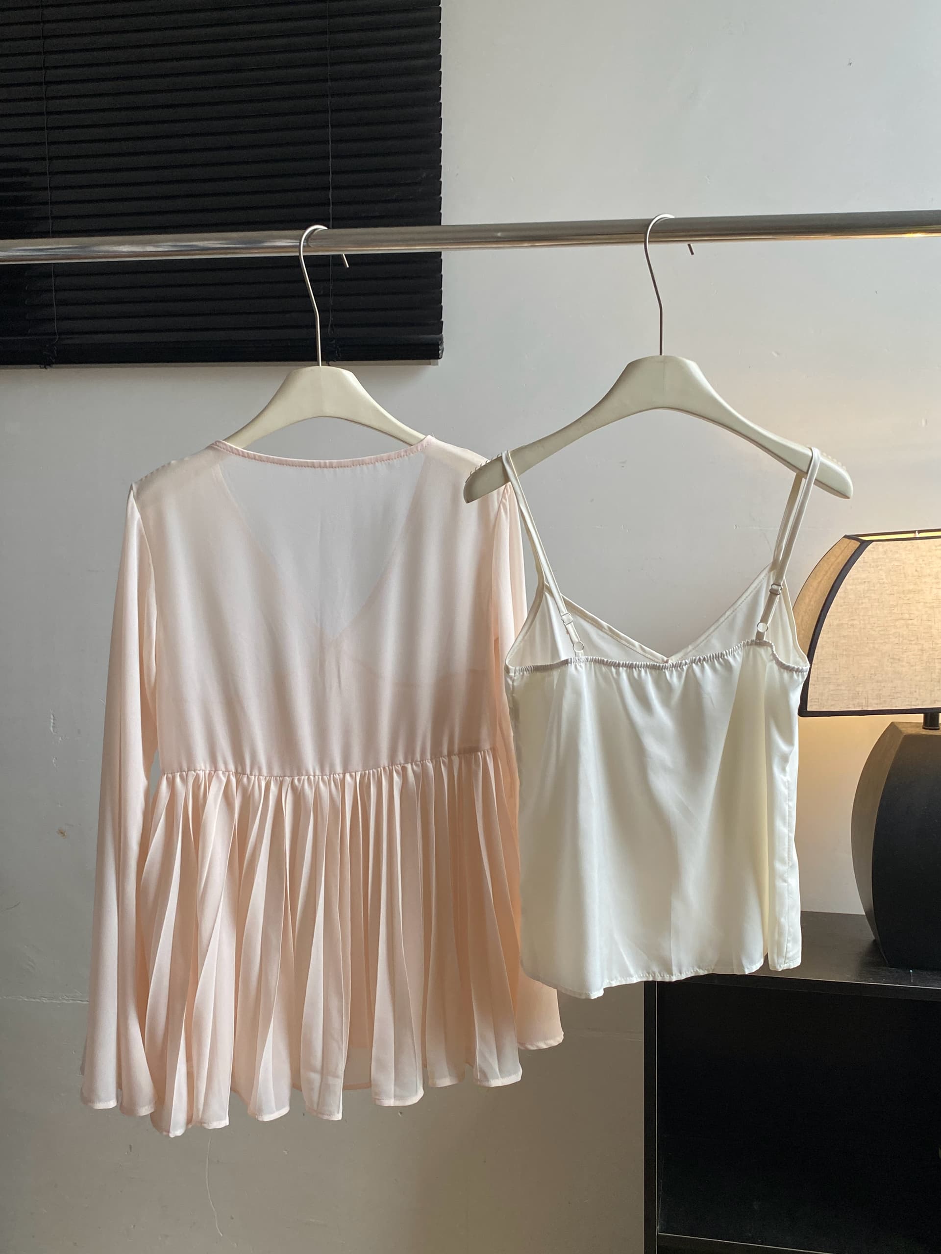 para jie 시 지에 구름 밀가루 도루 계곡 V넥 플리츠 부드러운 시폰 셔츠 여성 여름 수확 Pleat 나팔 긴팔 맨위 상세 이미지 10