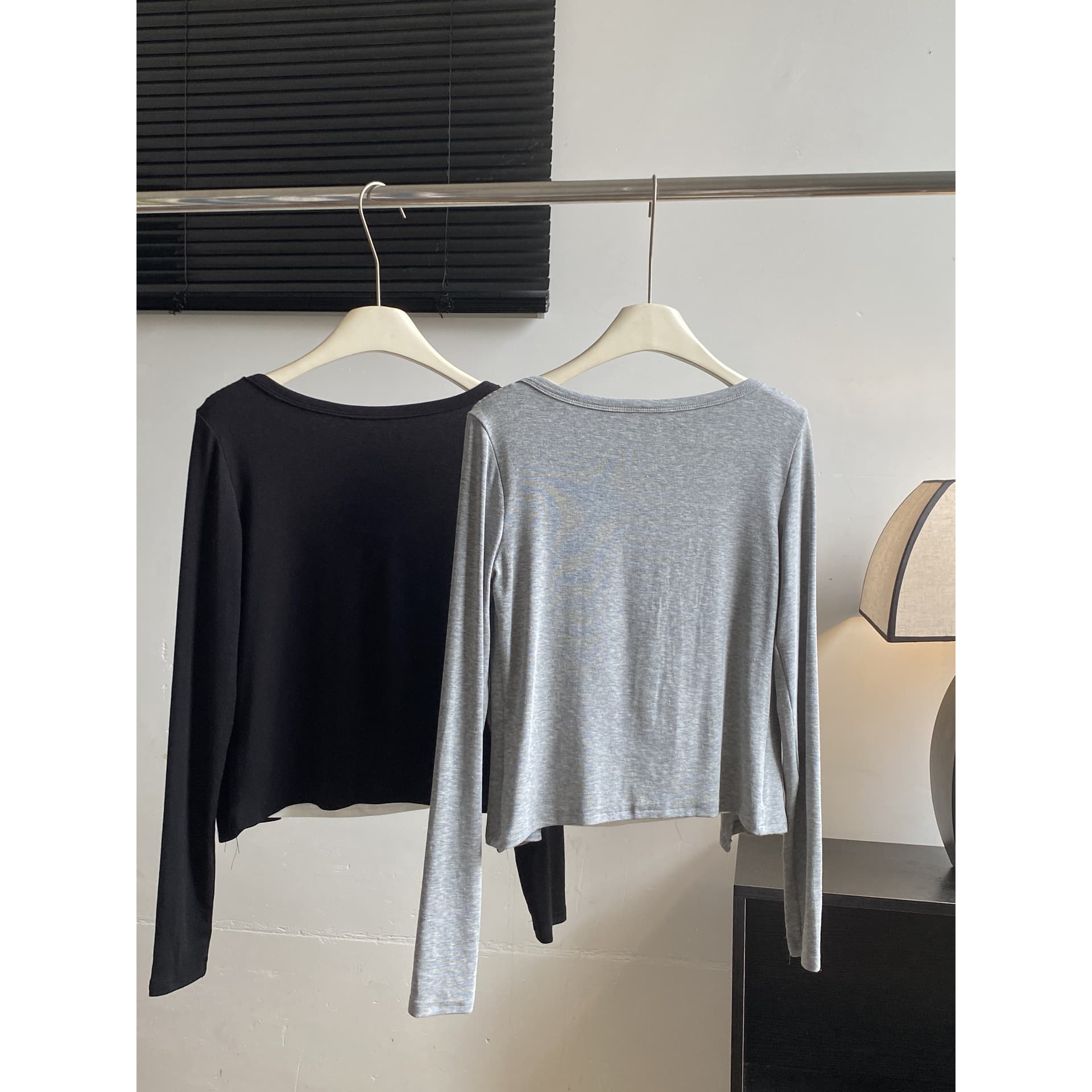 doudou 여드름 페이크 레이어드 긴팔 티셔츠 여성 조기 가을 새로운 한 부서 chic 착용 가져 가라. 디자인 센스 쇼트 스타일 맨위 이미지 6