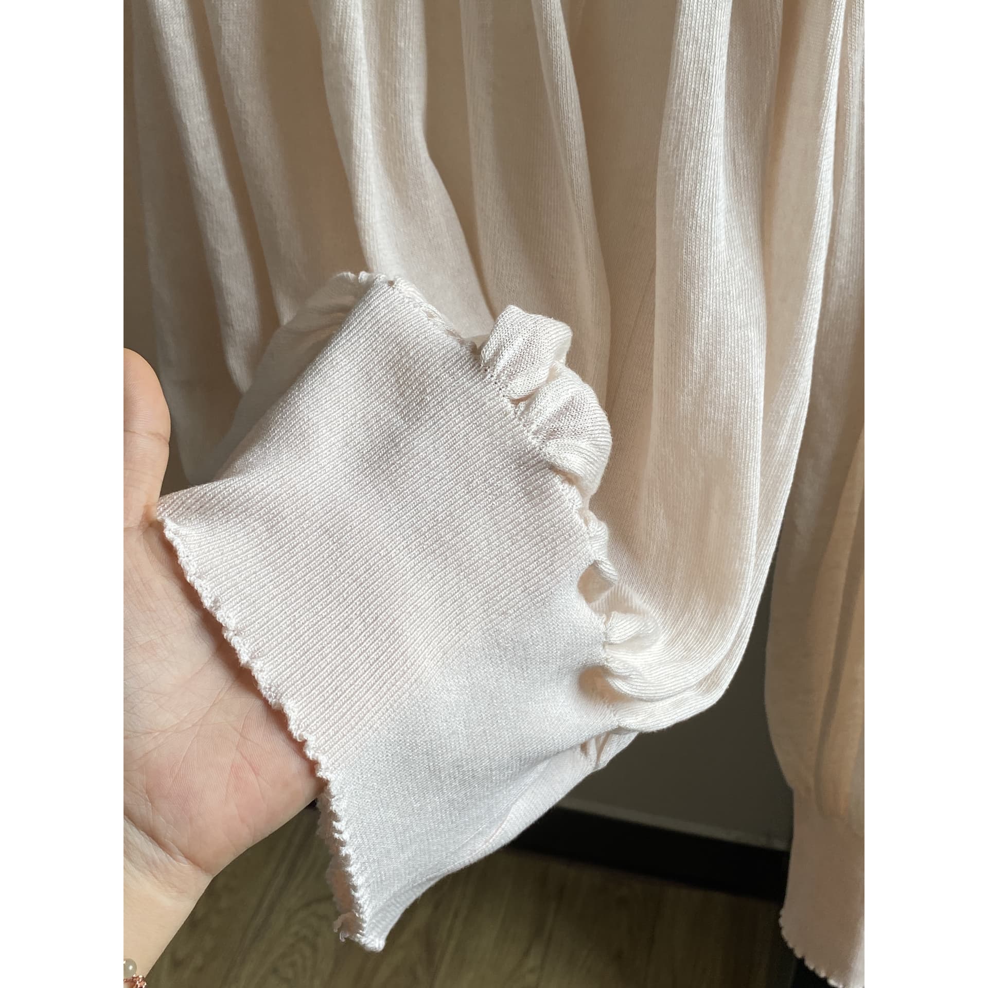 oyff 어디서? 어디서? 와라. 싱글 아마 차가운 셔츠 대 네클라인 펌프 Pleat 긴팔 비스듬한 어깨 니트 맨위 몸매 가꾸기 작은 셔츠 이미지 6